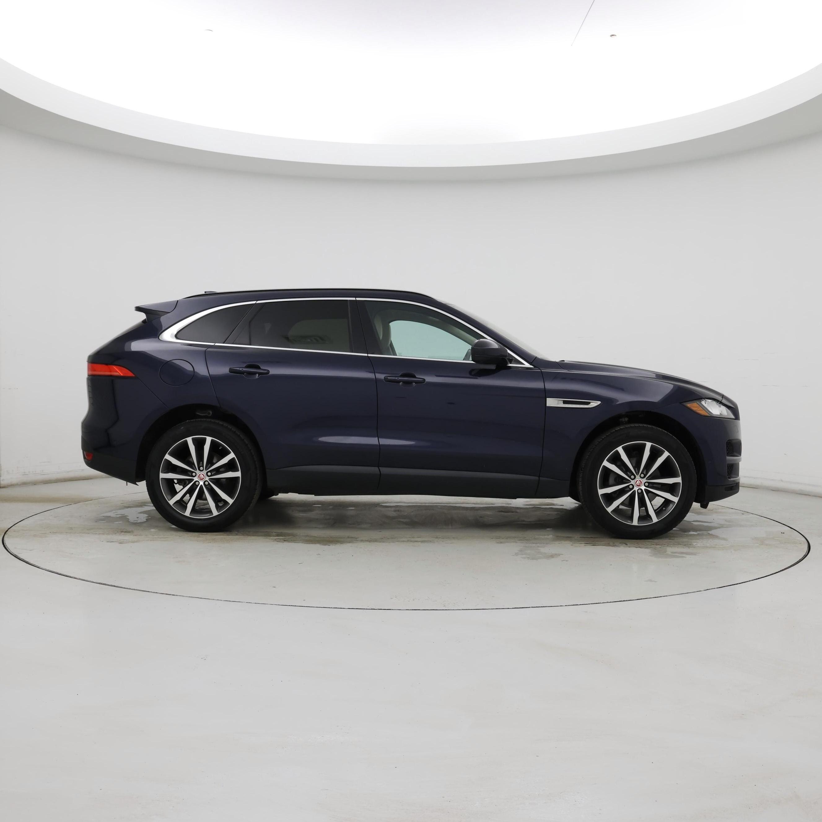 Thumbnail: 2019 Jaguar F-Pace - 7