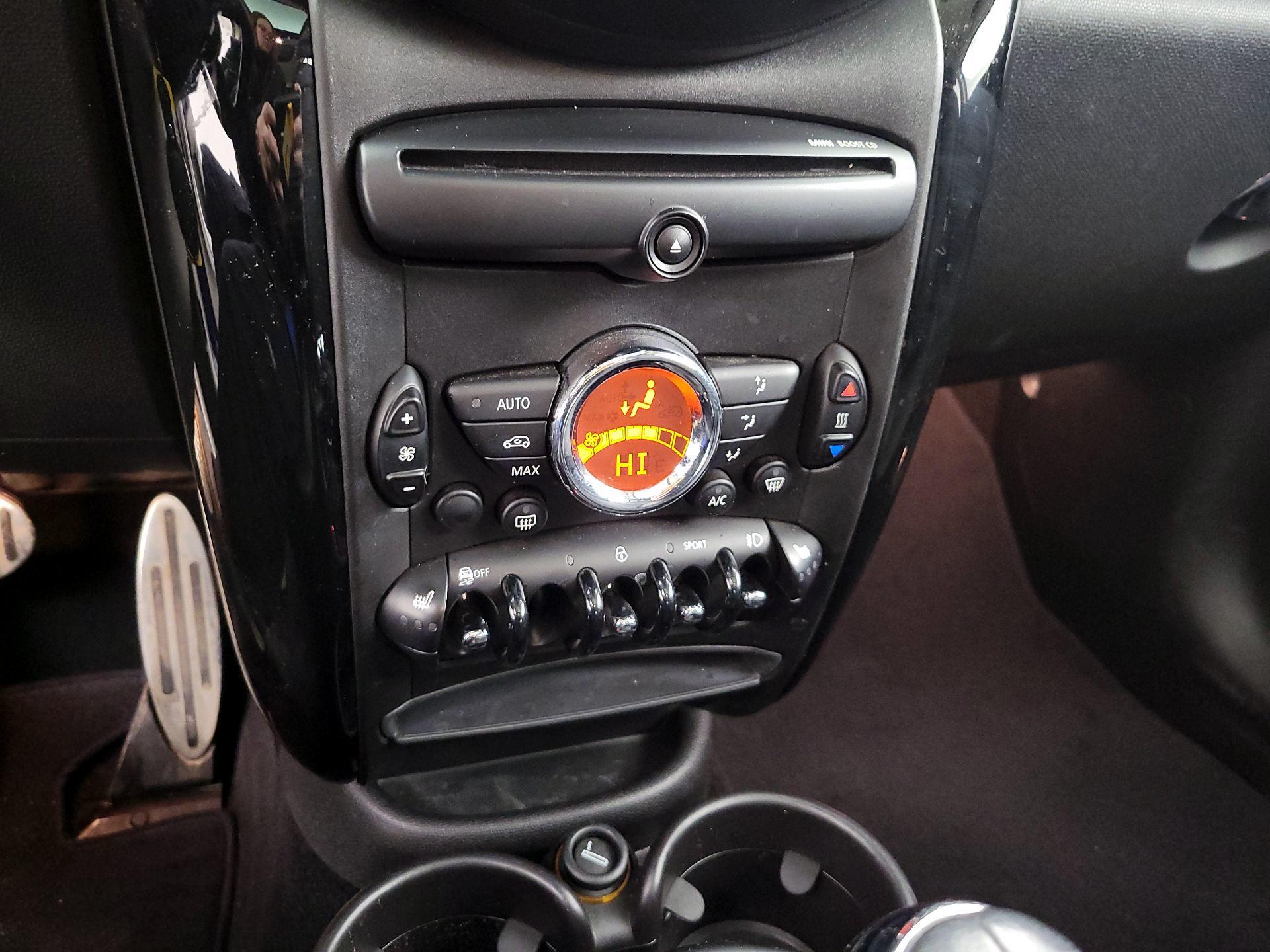 Thumbnail: 2015 MINI Cooper Countryman - 14