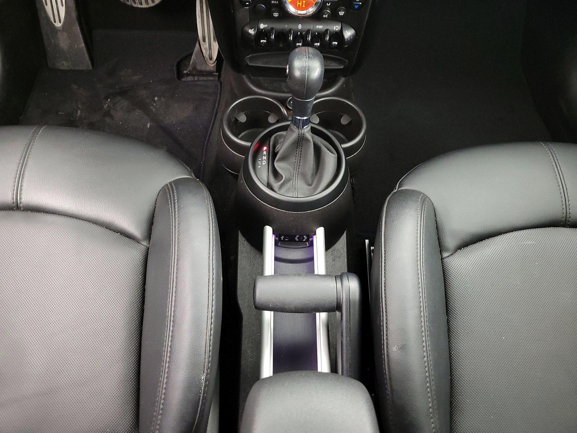 Thumbnail: 2015 MINI Cooper Countryman - 15