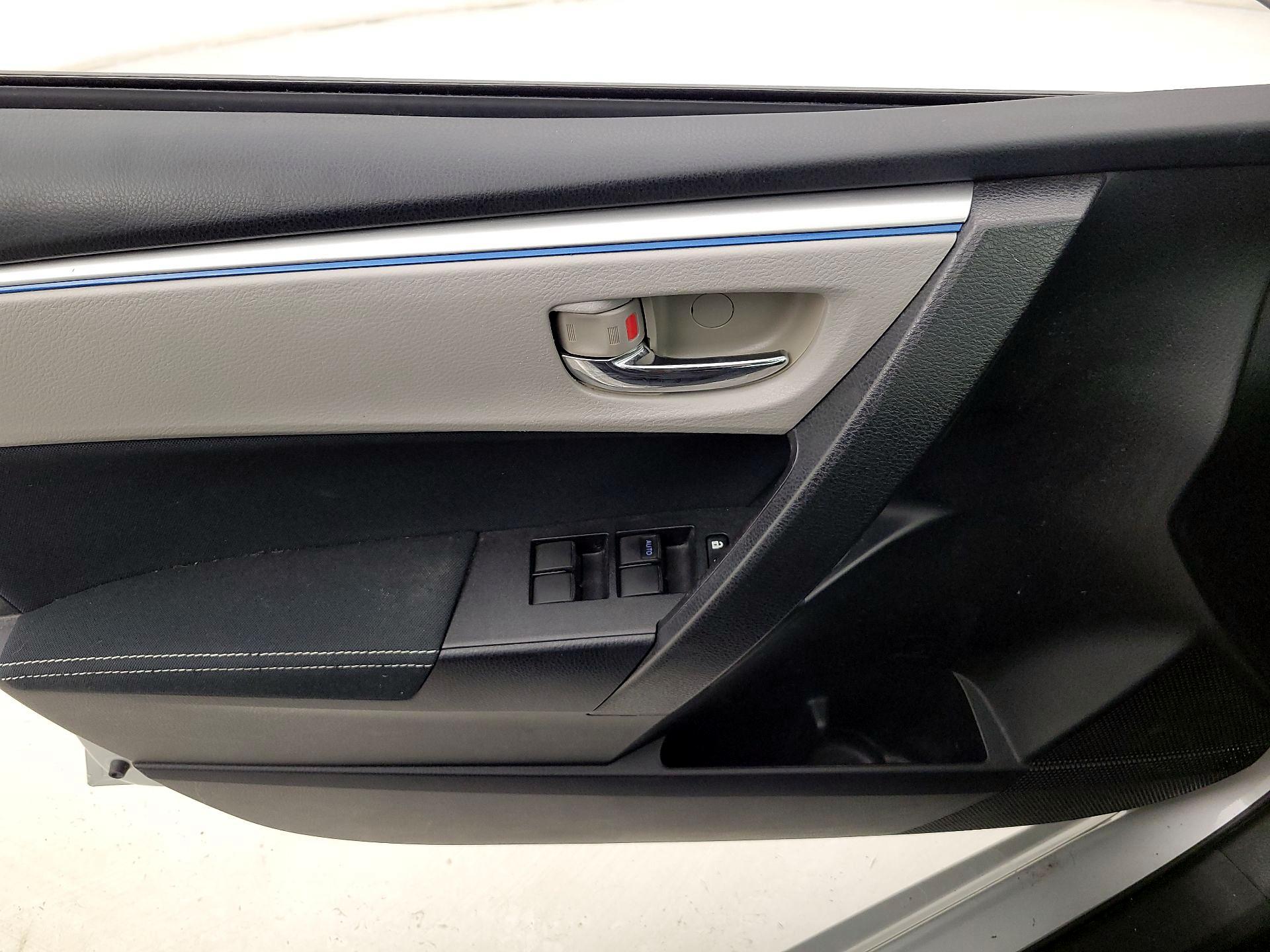 Thumbnail: 2016 Toyota Corolla - 12