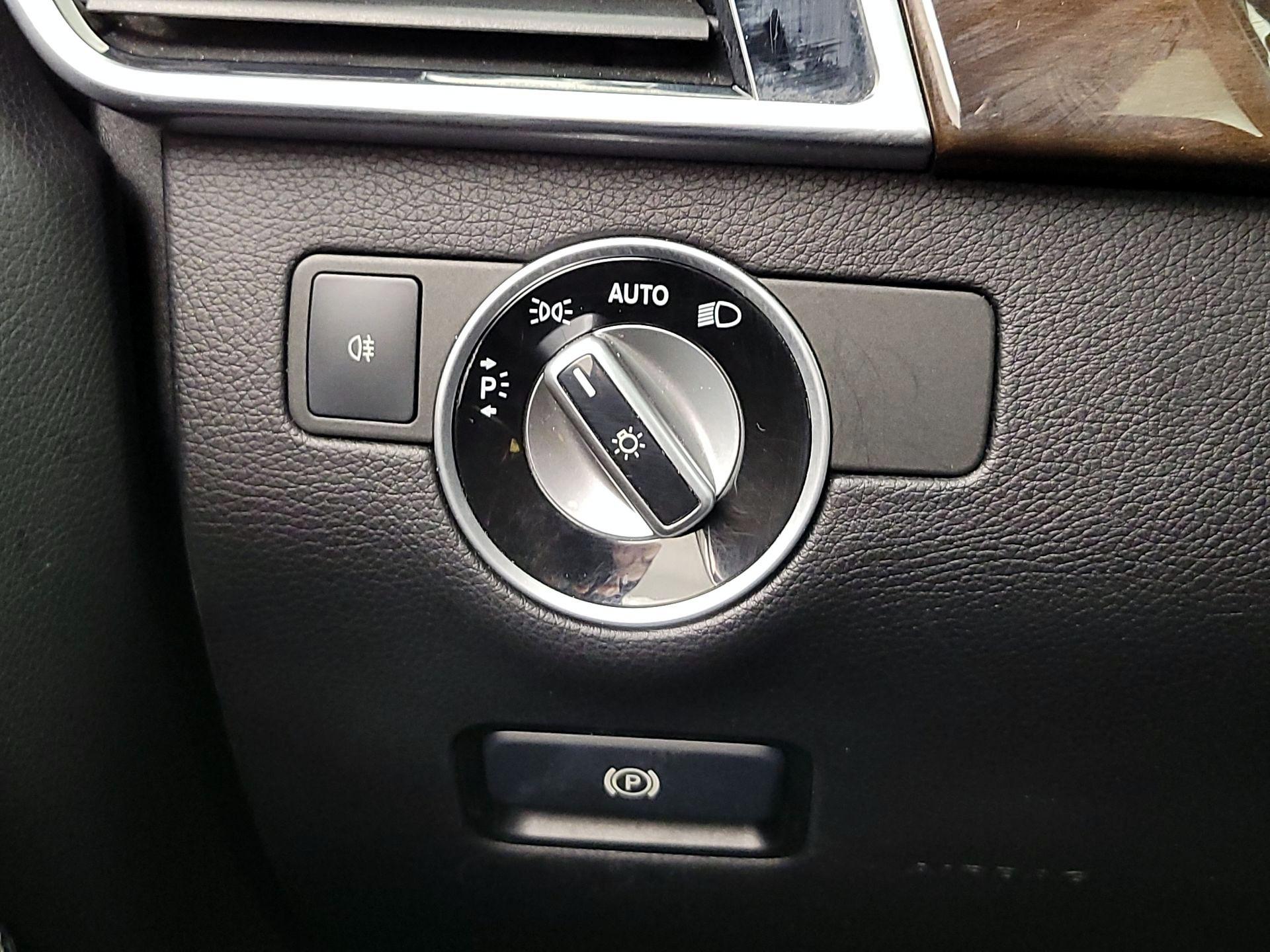 Thumbnail: 2017 Mercedes-Benz GLE - 13