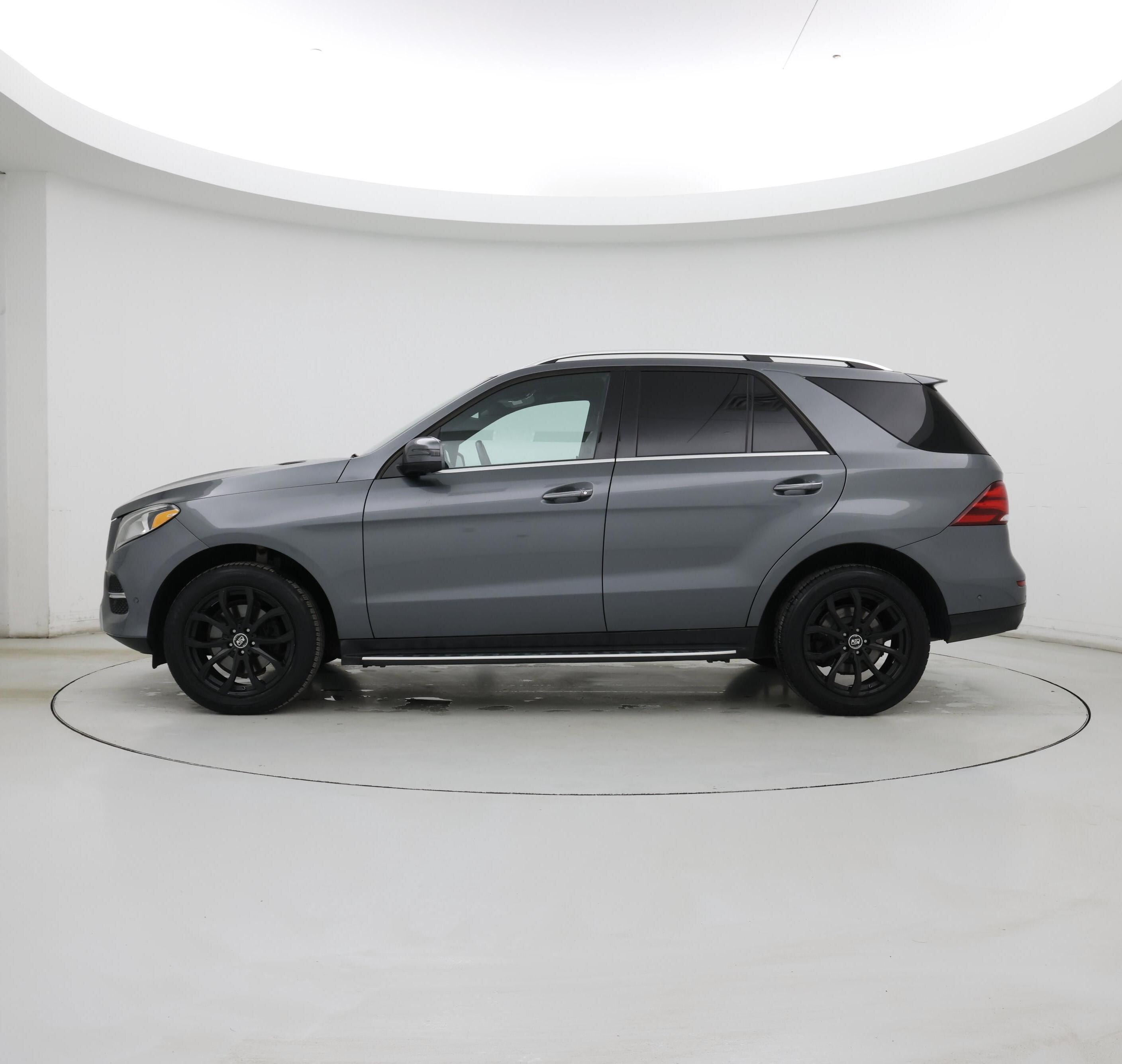 Thumbnail: 2017 Mercedes-Benz GLE - 3