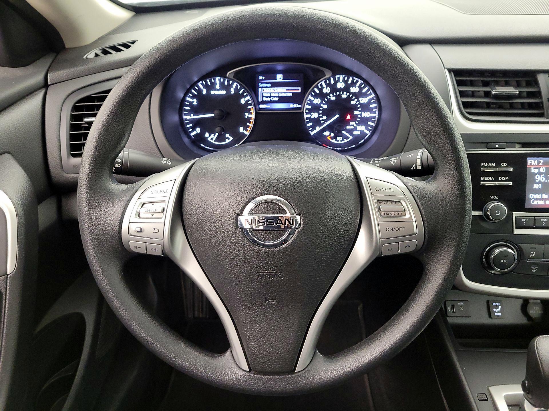 Thumbnail: 2016 Nissan Altima - 10