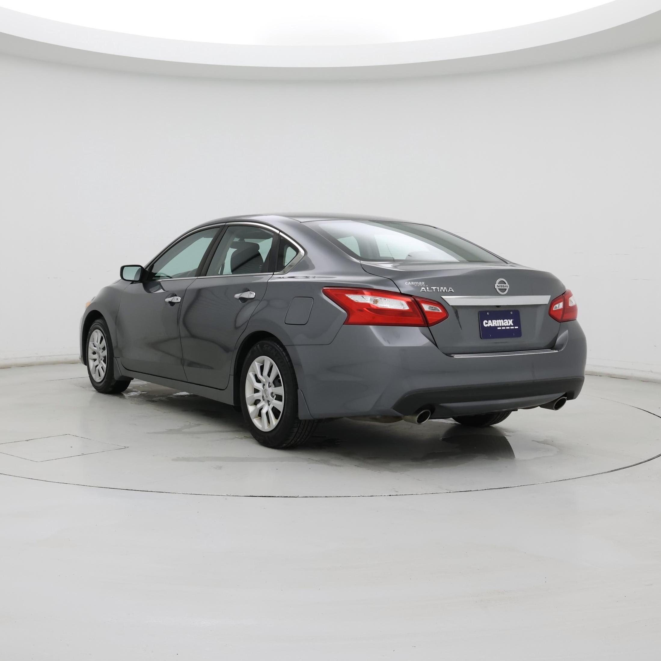 Thumbnail: 2016 Nissan Altima - 2