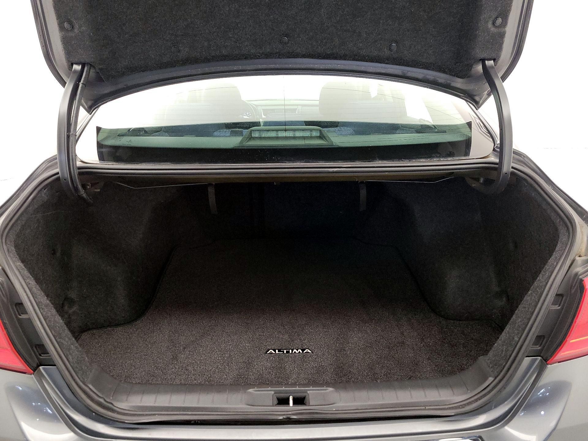 Thumbnail: 2016 Nissan Altima - 20