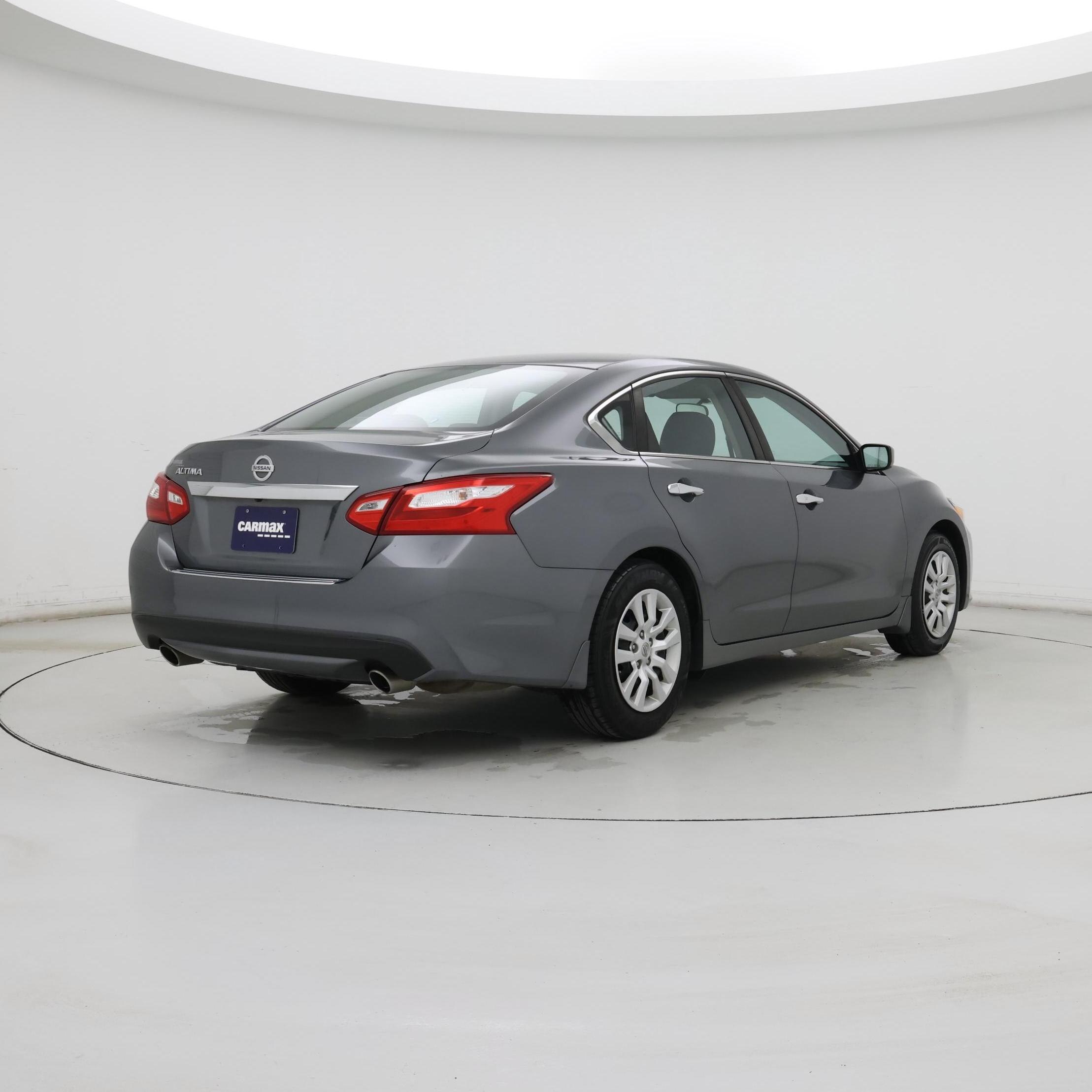 Thumbnail: 2016 Nissan Altima - 8