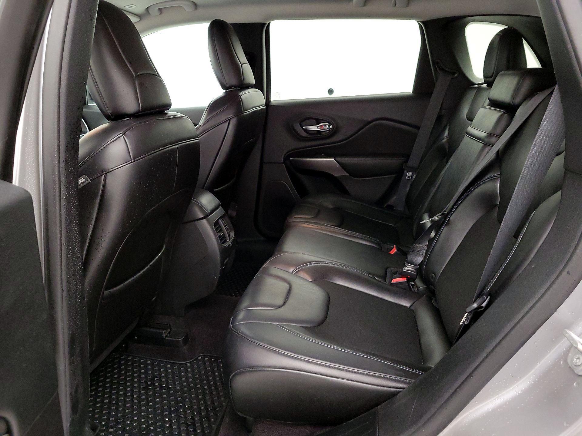 Thumbnail: 2019 Jeep Cherokee - 19