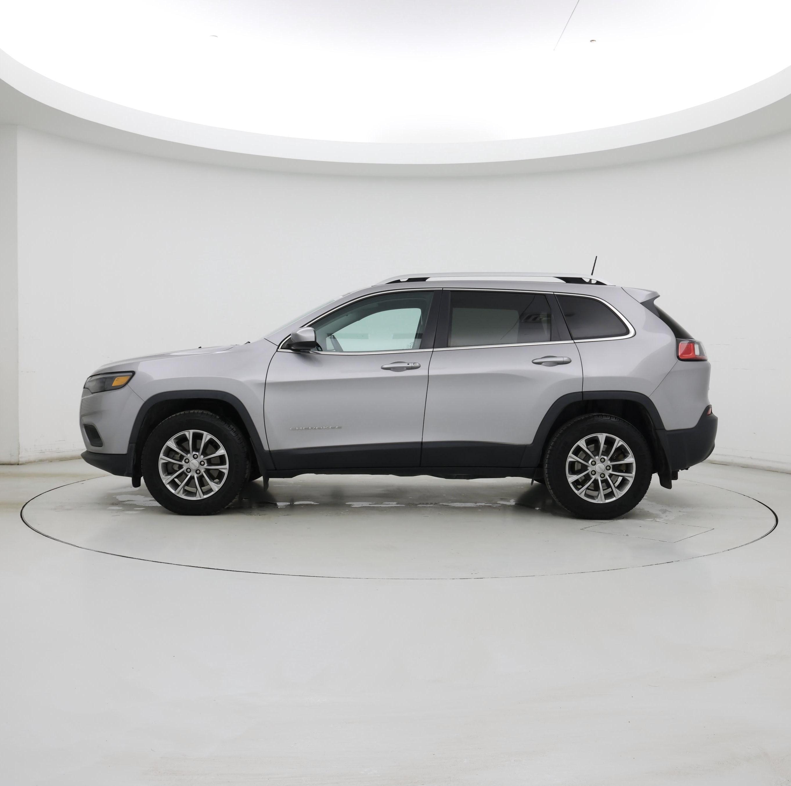 Thumbnail: 2019 Jeep Cherokee - 3