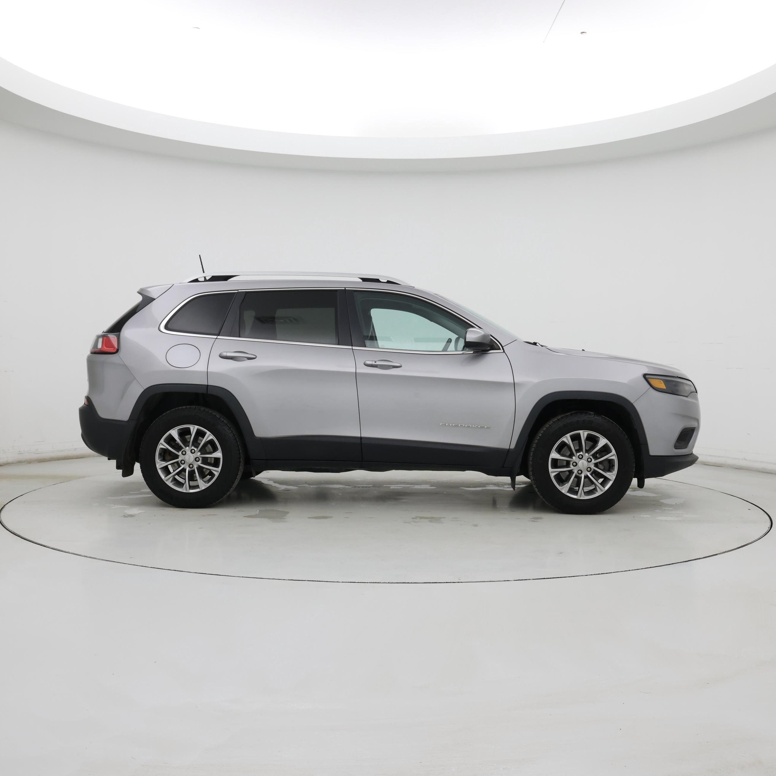Thumbnail: 2019 Jeep Cherokee - 7