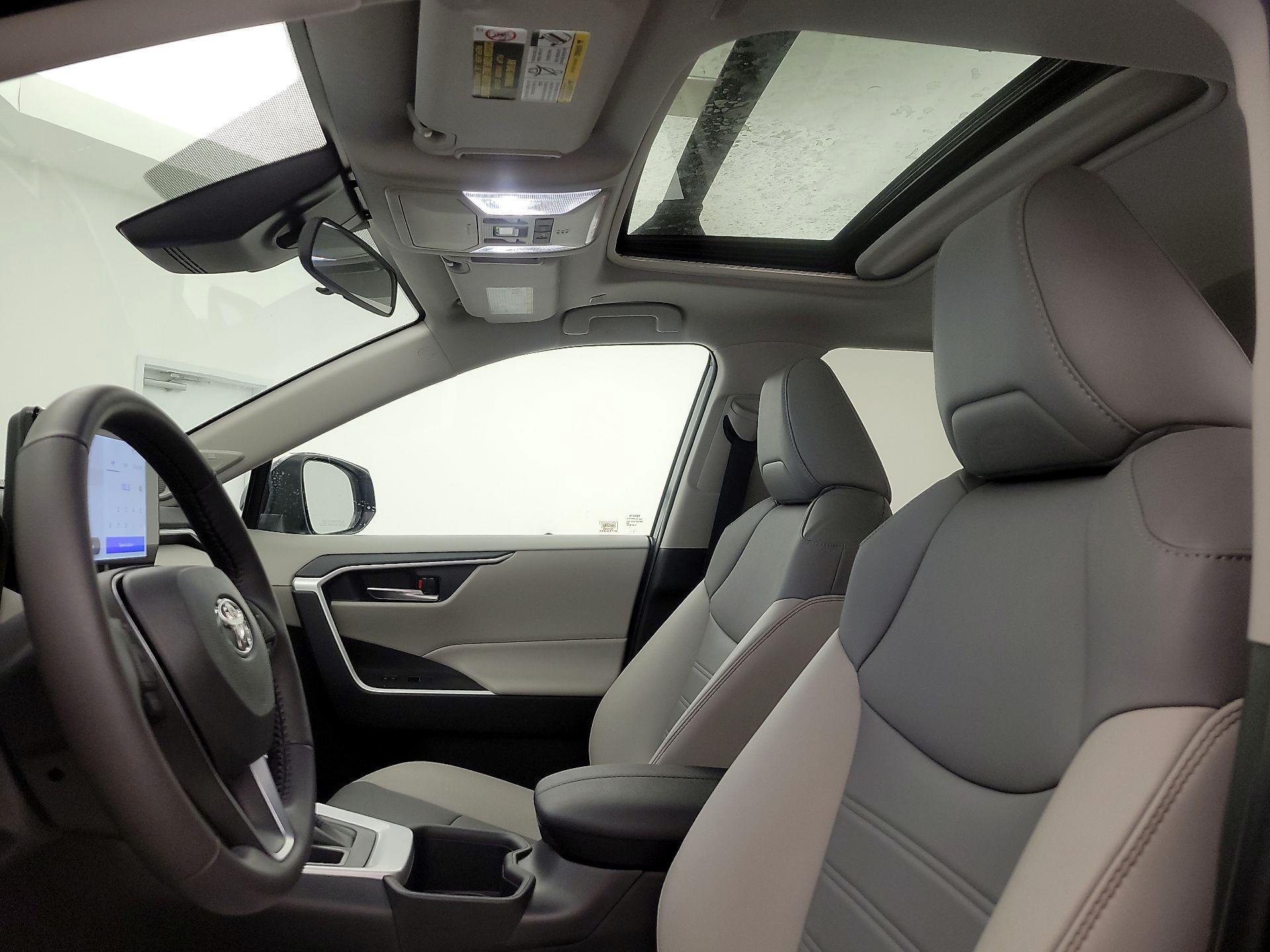 Thumbnail: 2024 Toyota RAV4 - 20