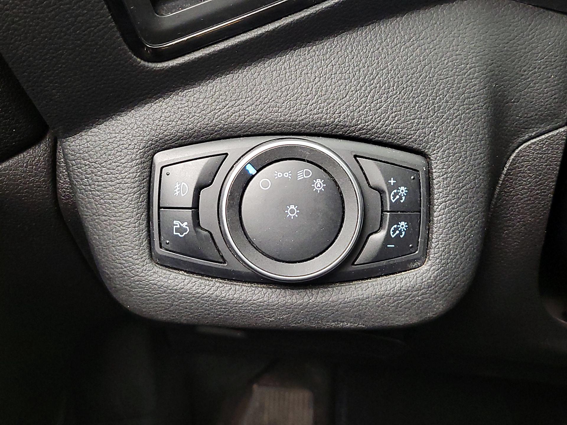 Thumbnail: 2016 Ford Escape - 13