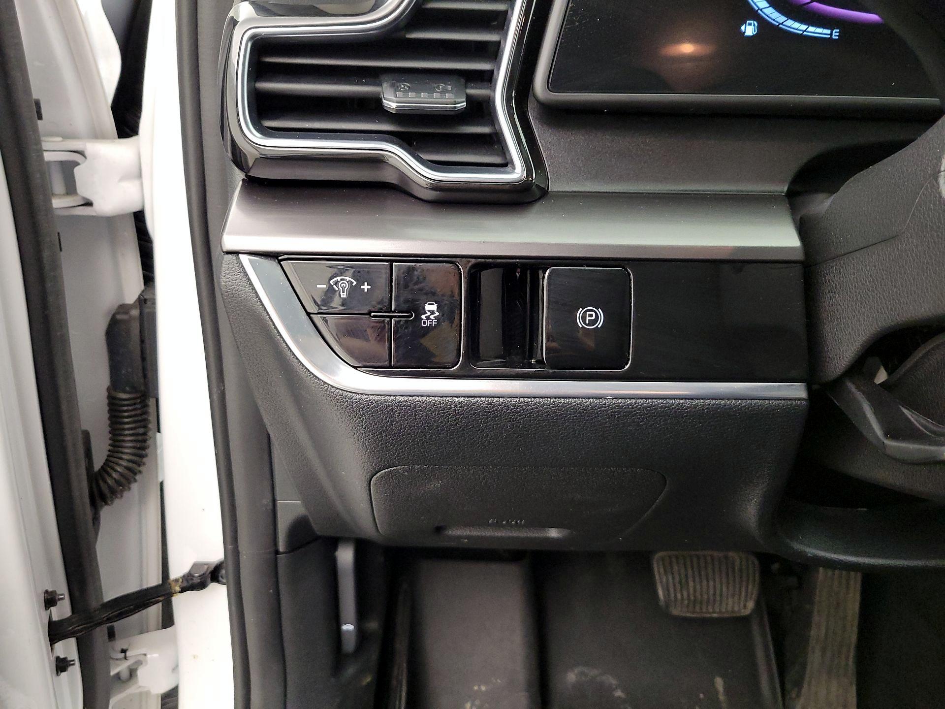 Thumbnail: 2023 Kia Sportage - 13