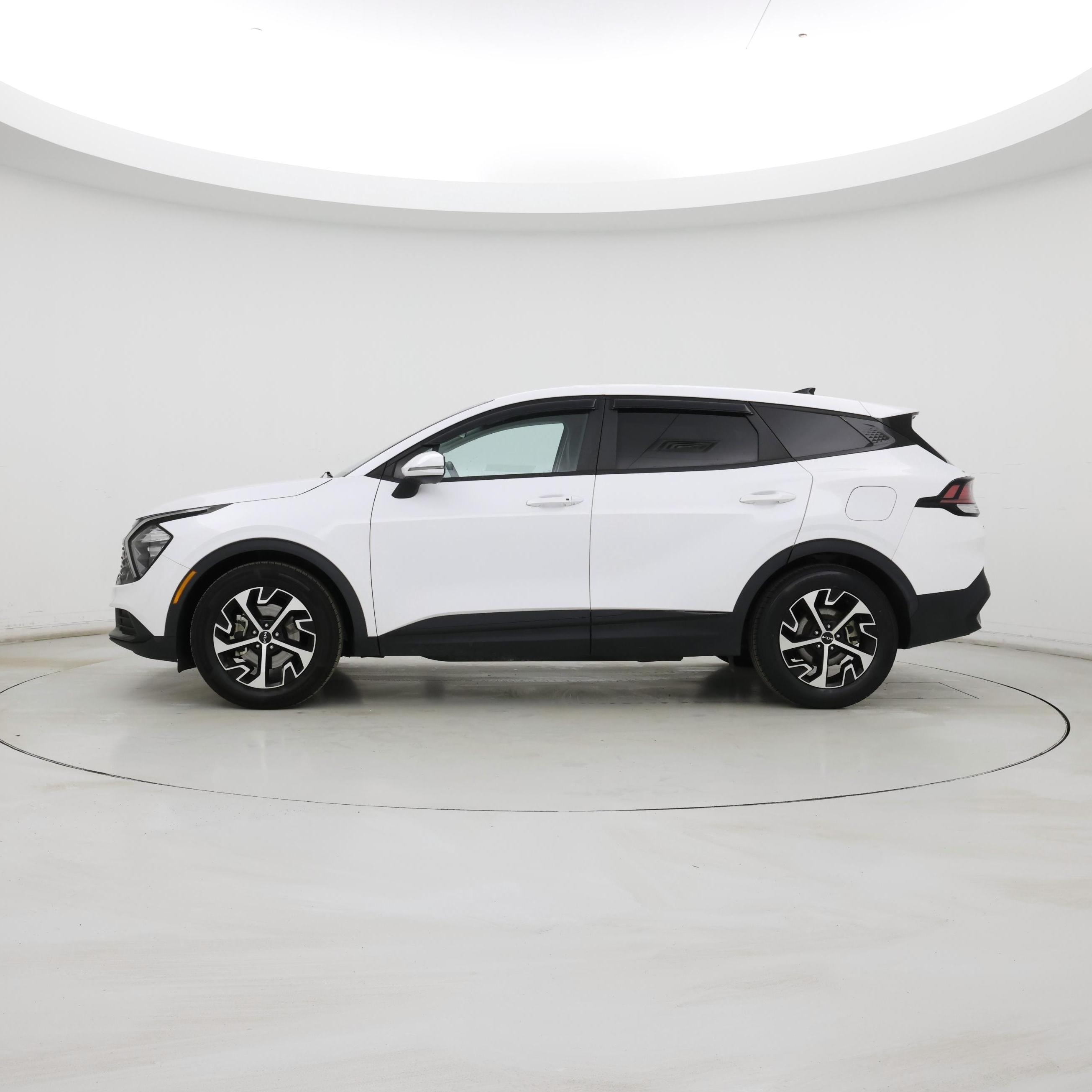 Thumbnail: 2023 Kia Sportage - 3