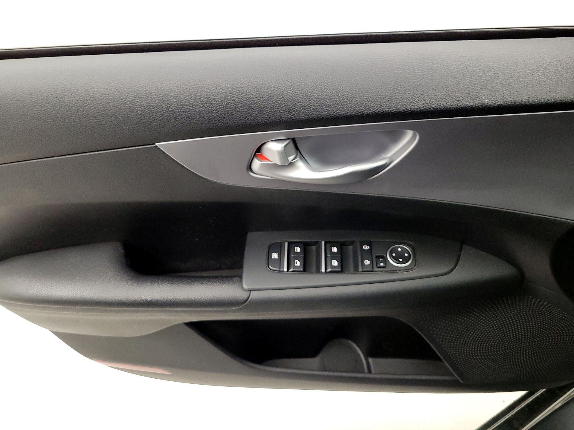 Thumbnail: 2023 Kia Forte - 12