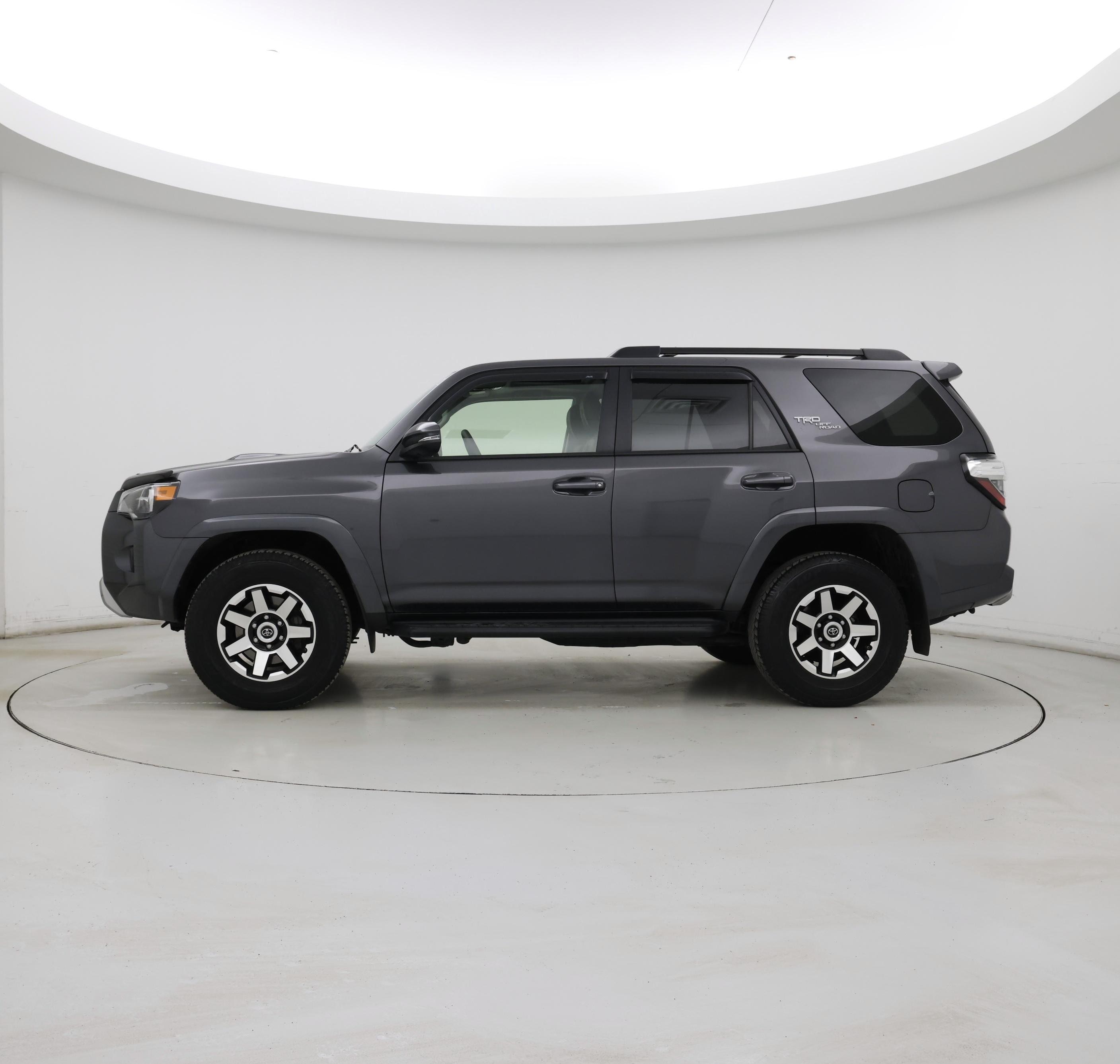 Thumbnail: 2020 Toyota 4Runner - 3