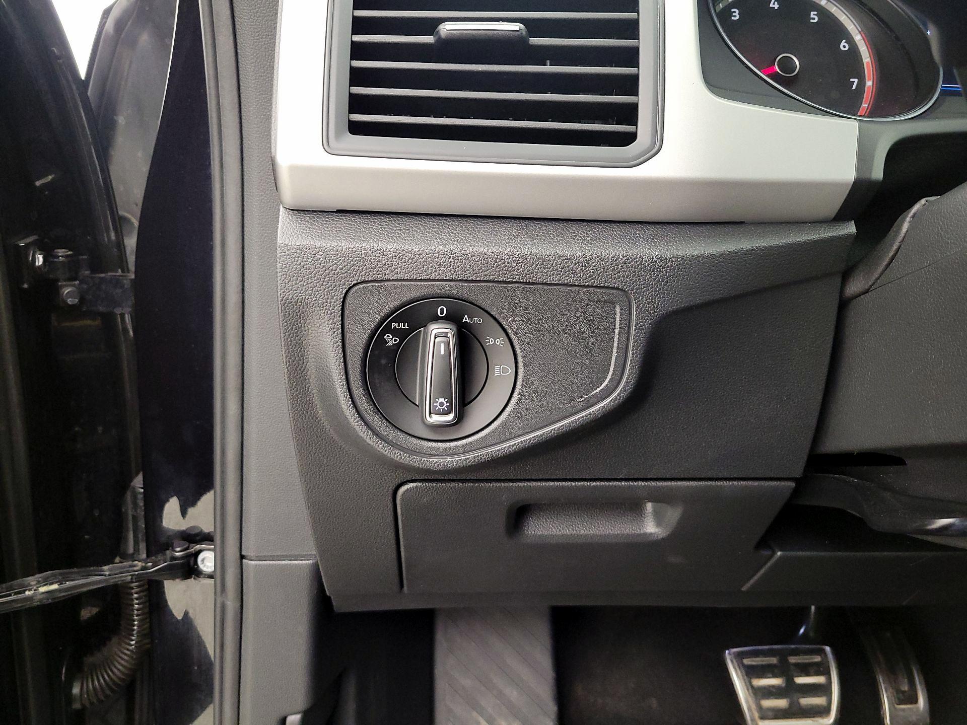 Thumbnail: 2021 Volkswagen Atlas - 13