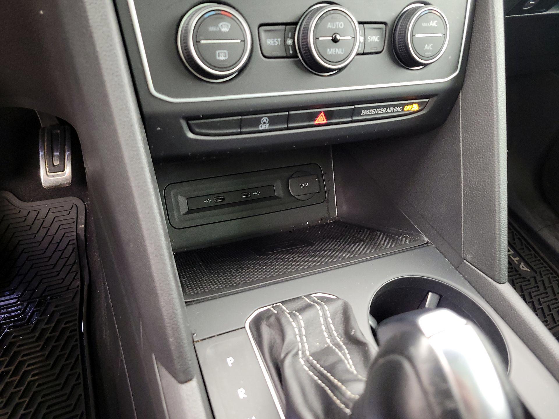 Thumbnail: 2021 Volkswagen Atlas - 18