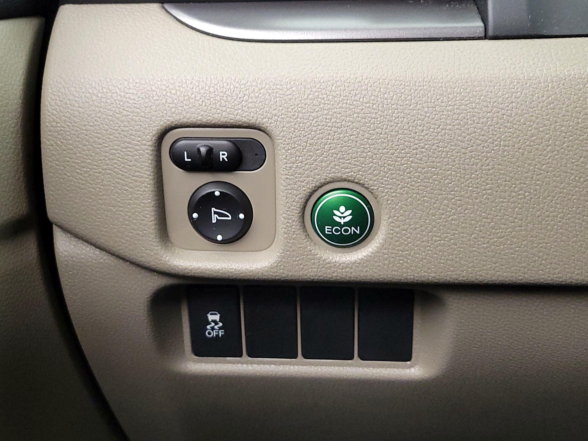 Thumbnail: 2016 Honda Pilot - 13