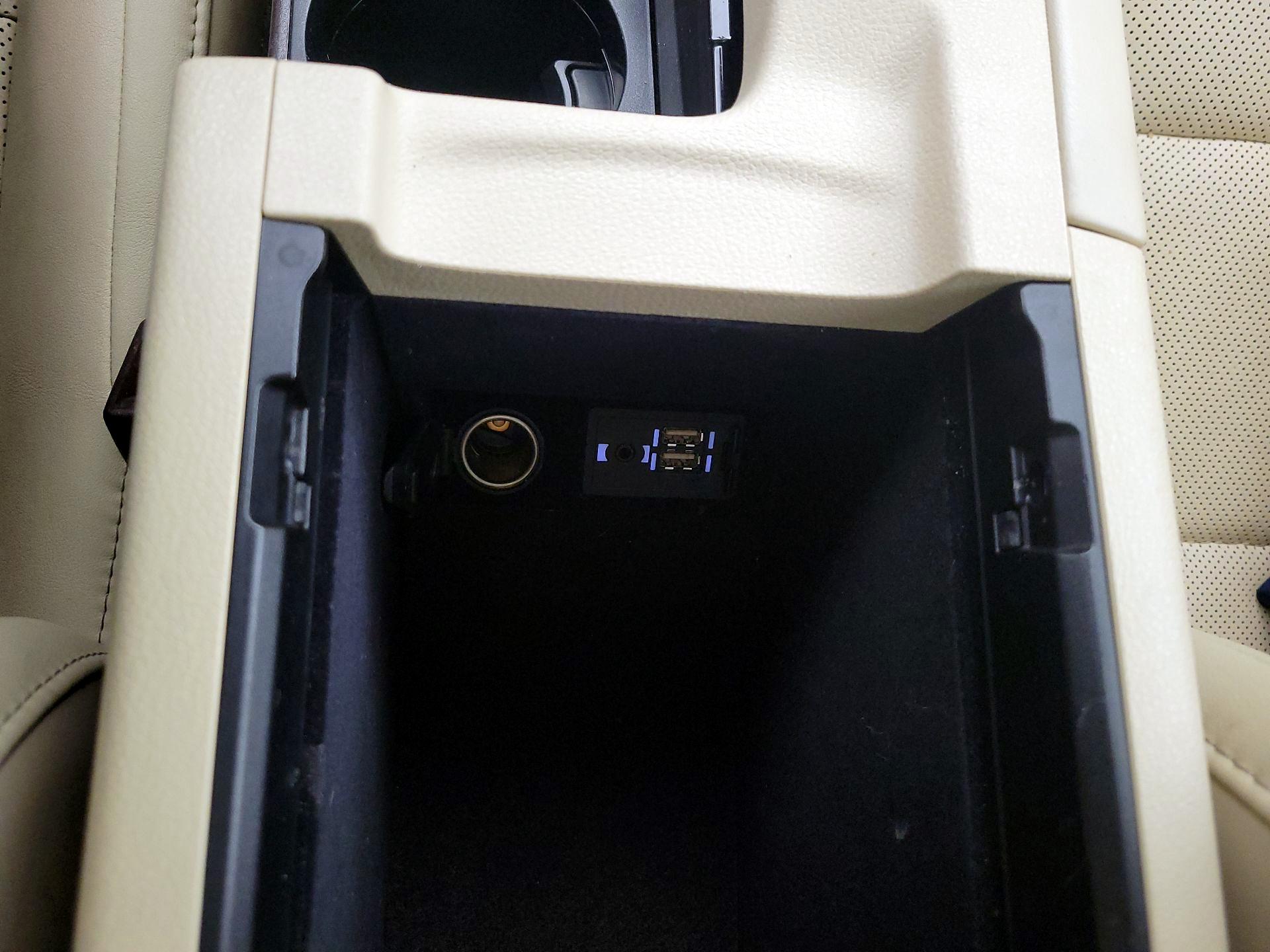 Thumbnail: 2018 Lexus ES - 19