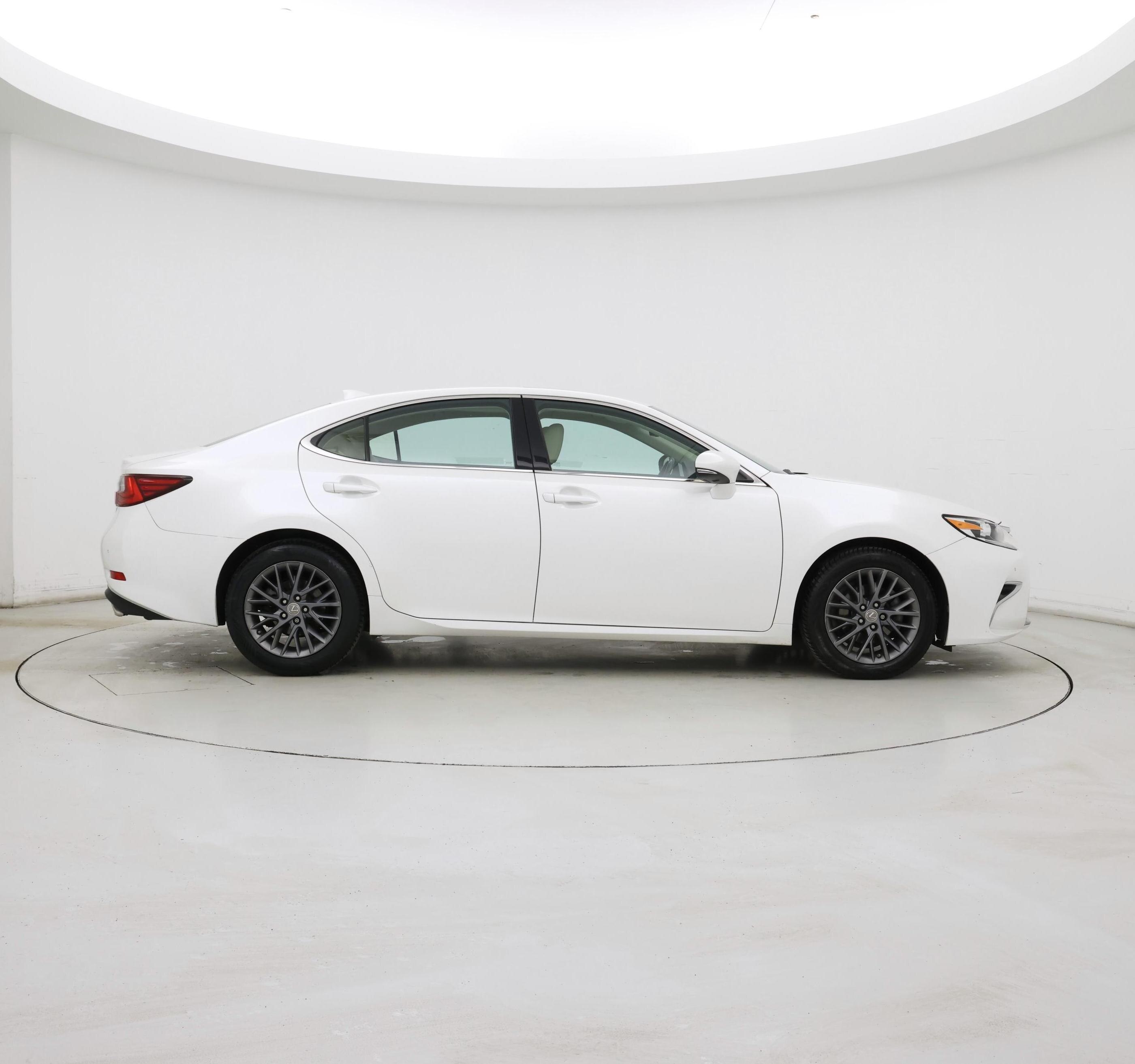 Thumbnail: 2018 Lexus ES - 7