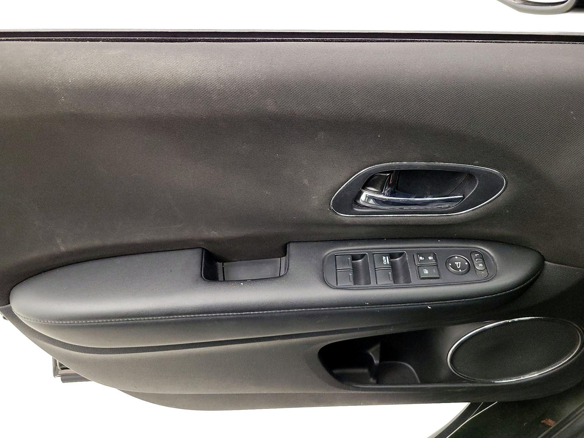 Thumbnail: 2018 Honda HR-V - 12