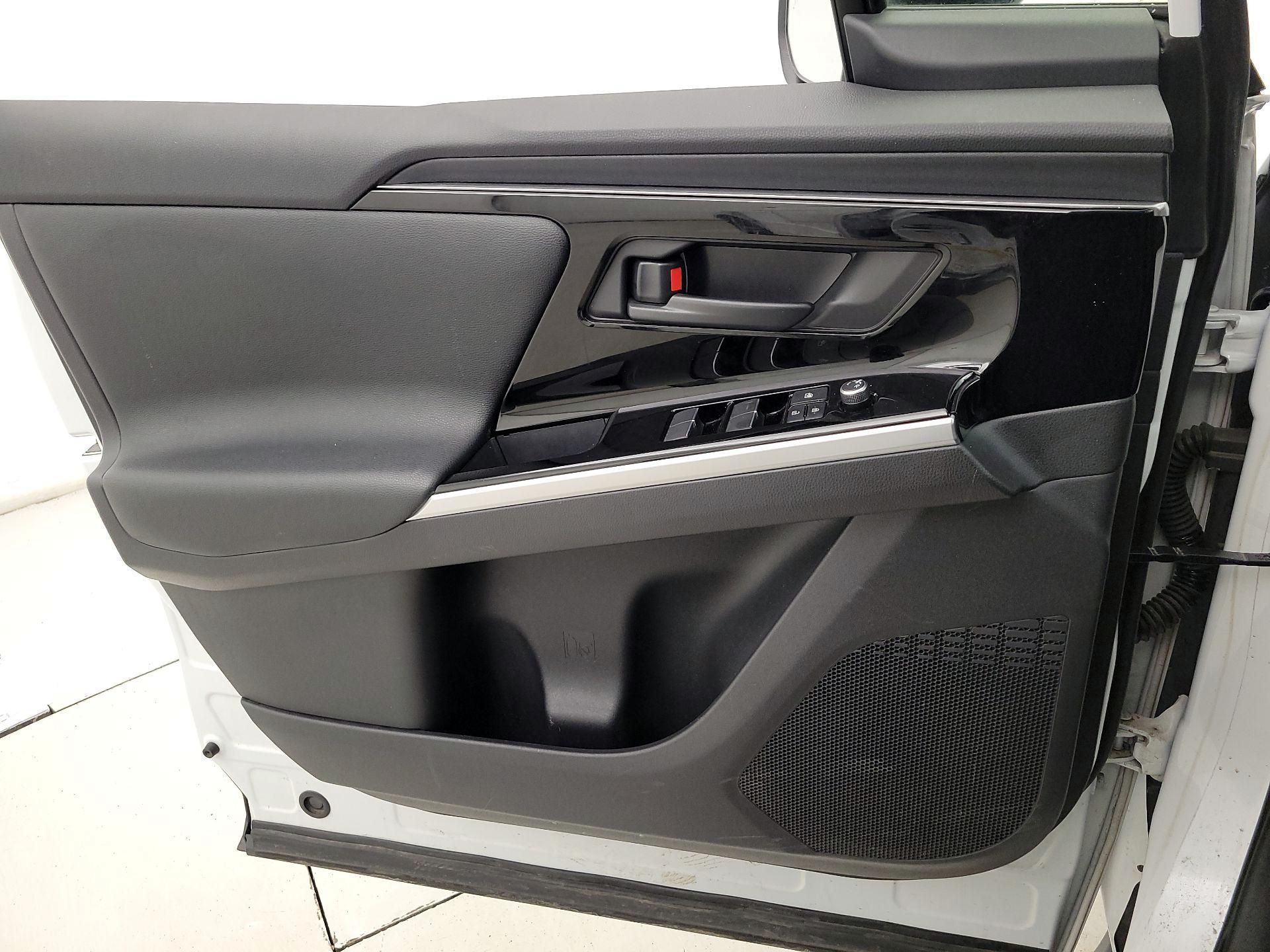 Thumbnail: 2024 Toyota bZ4X - 12