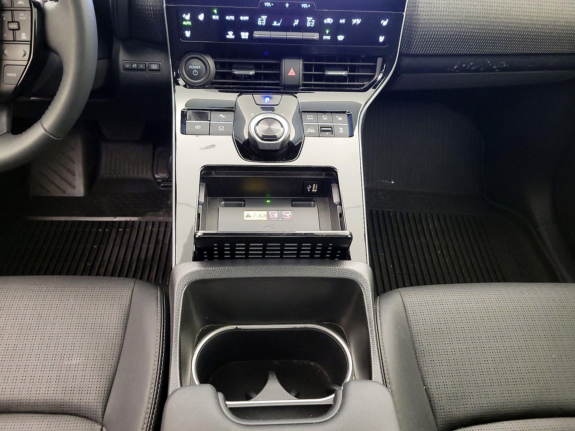 Thumbnail: 2024 Toyota bZ4X - 18