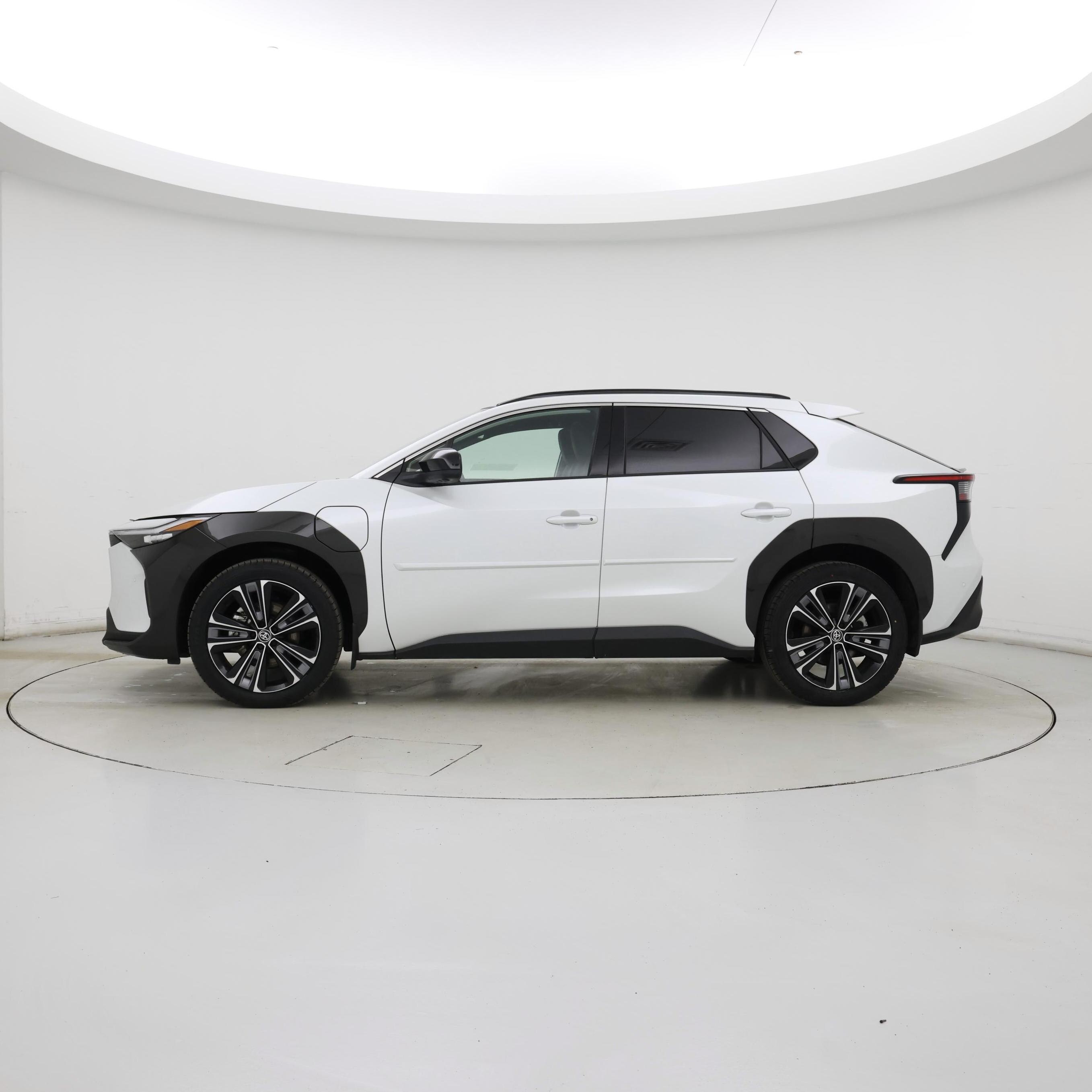 Thumbnail: 2024 Toyota bZ4X - 3