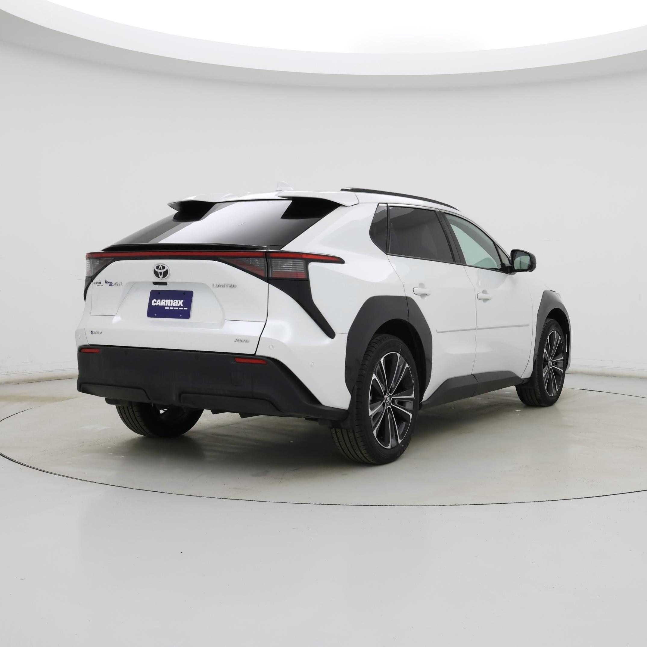 Thumbnail: 2024 Toyota bZ4X - 8