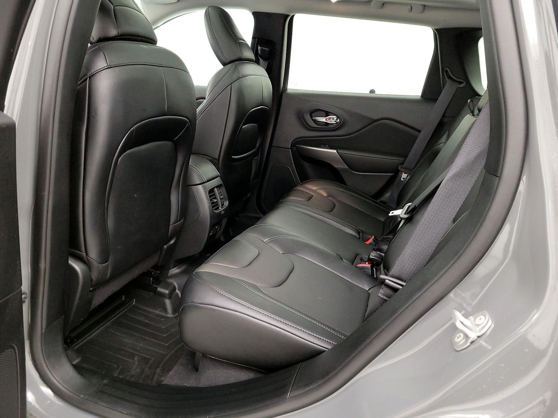 Thumbnail: 2022 Jeep Cherokee - 20