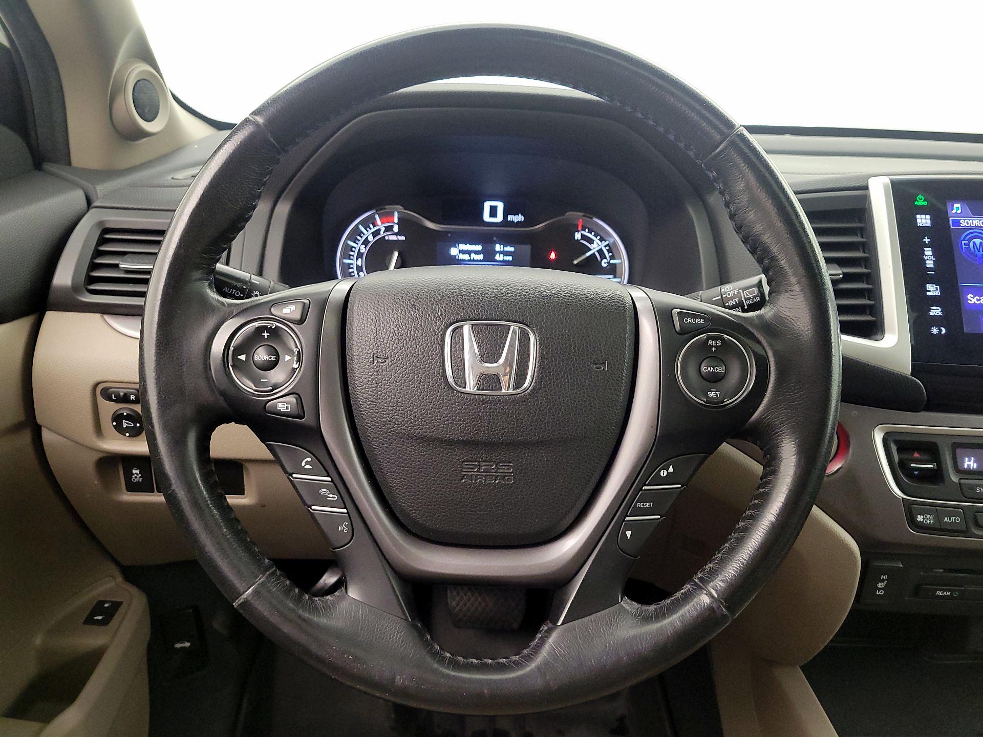 Thumbnail: 2016 Honda Pilot - 10