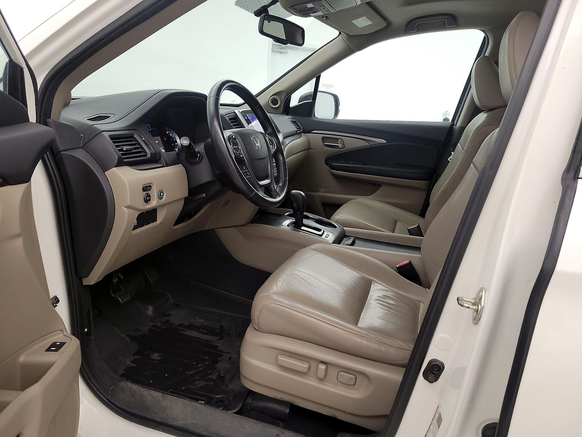 Thumbnail: 2016 Honda Pilot - 11