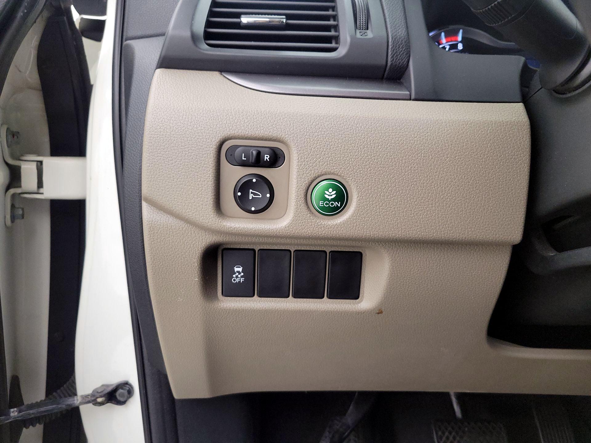 Thumbnail: 2016 Honda Pilot - 13