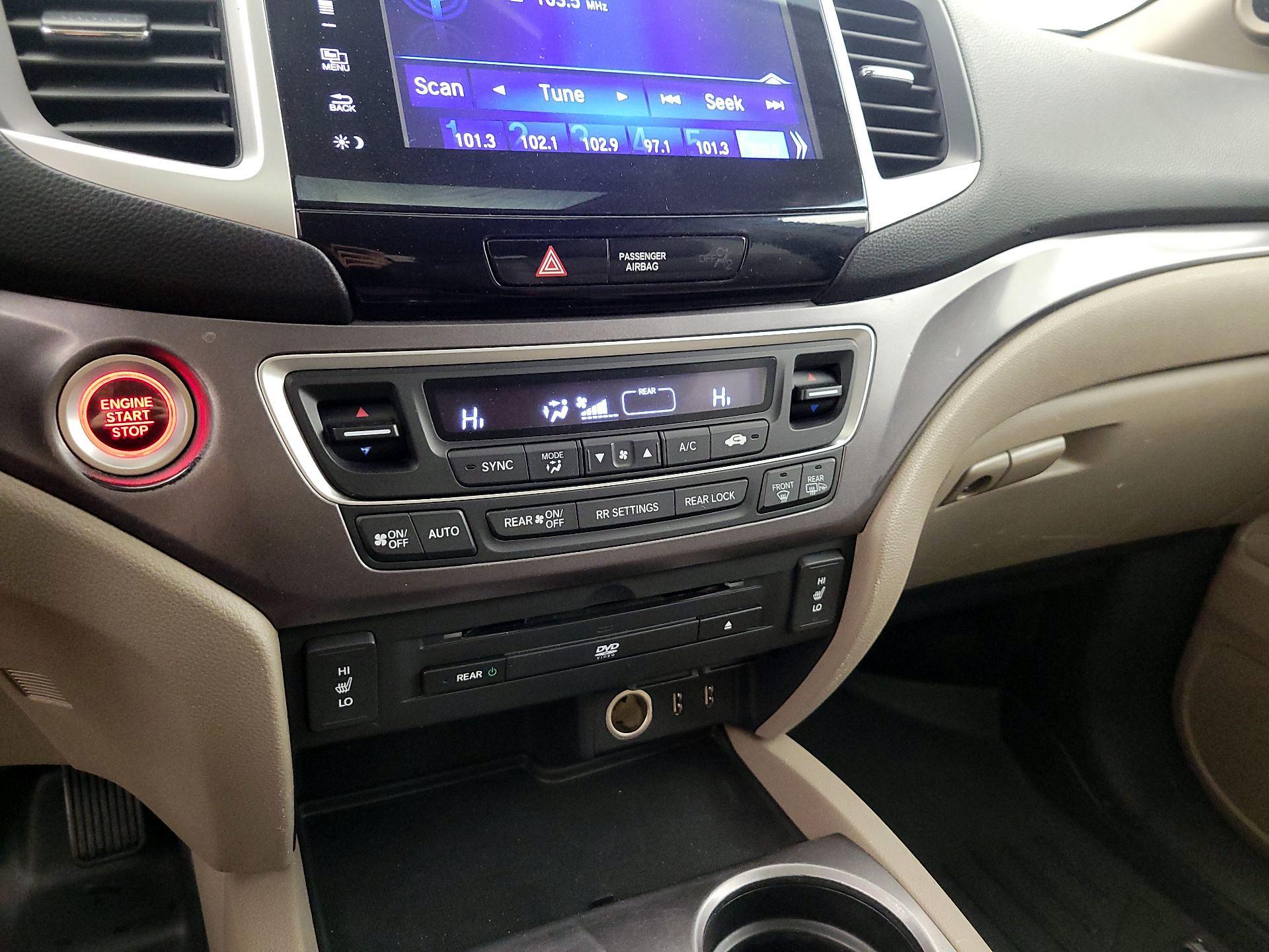 Thumbnail: 2016 Honda Pilot - 16