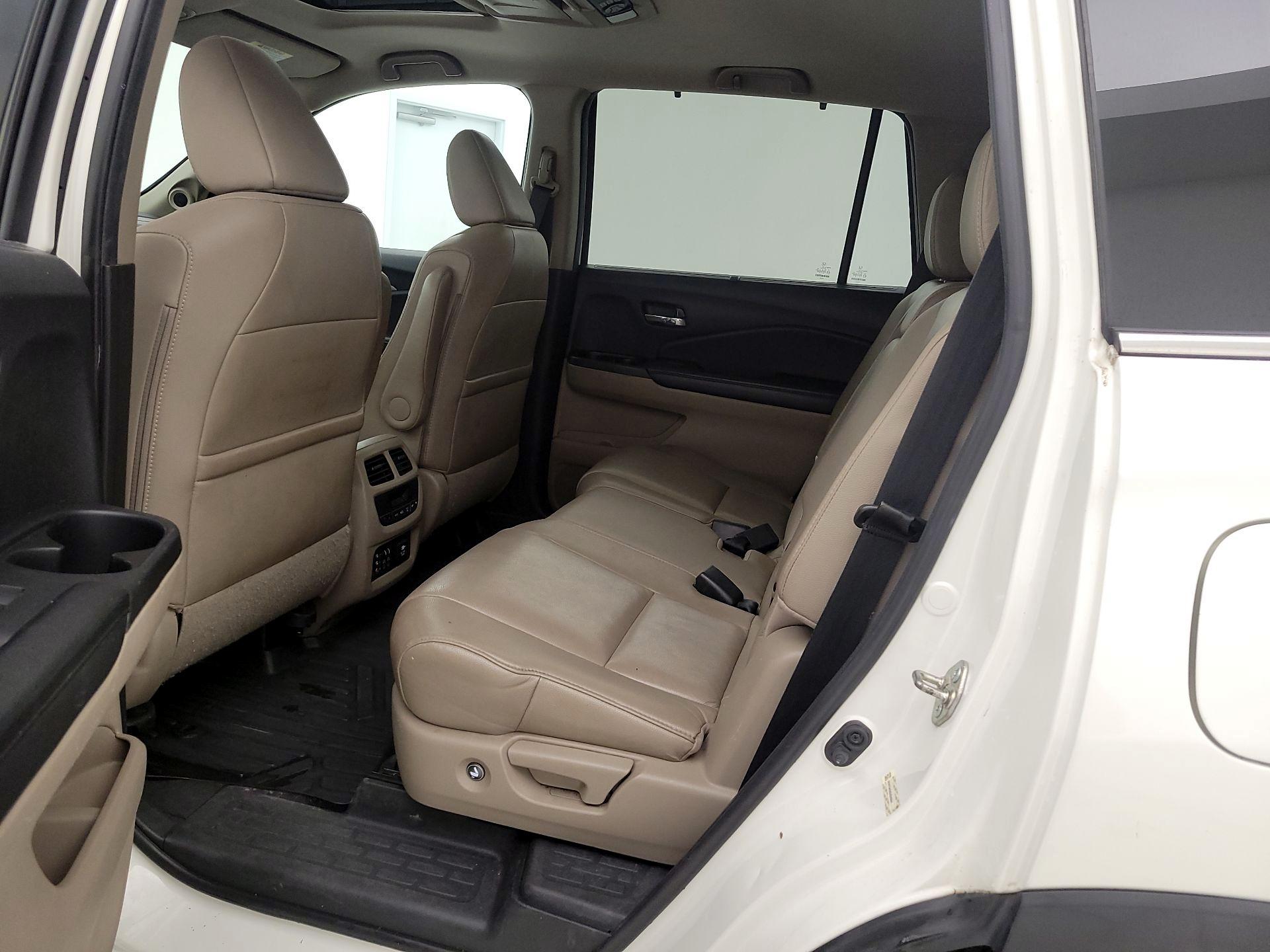 Thumbnail: 2016 Honda Pilot - 20