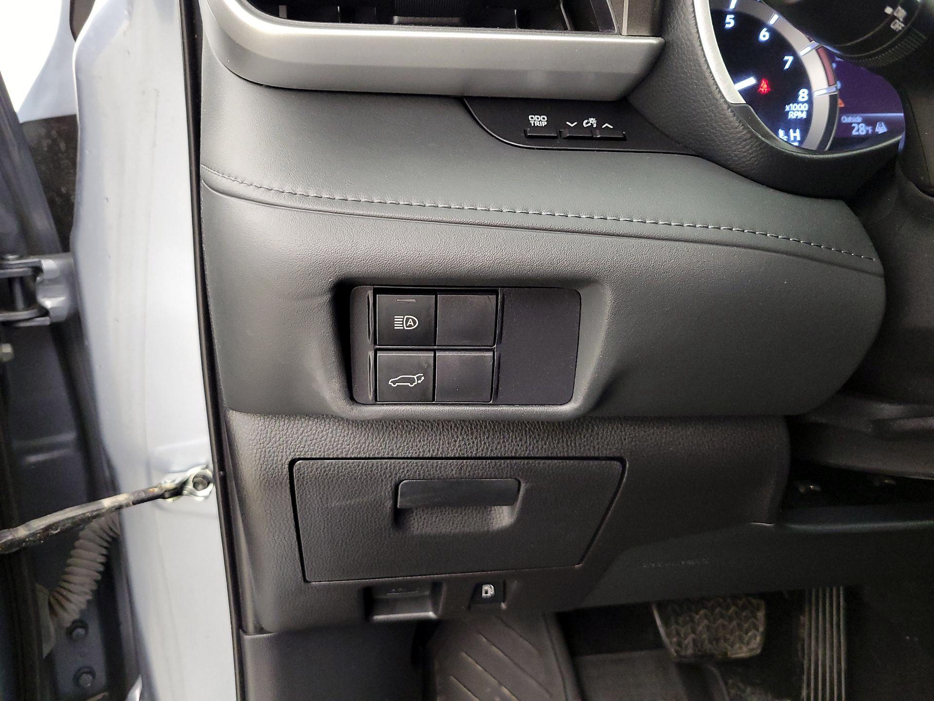 Thumbnail: 2021 Toyota Highlander - 13