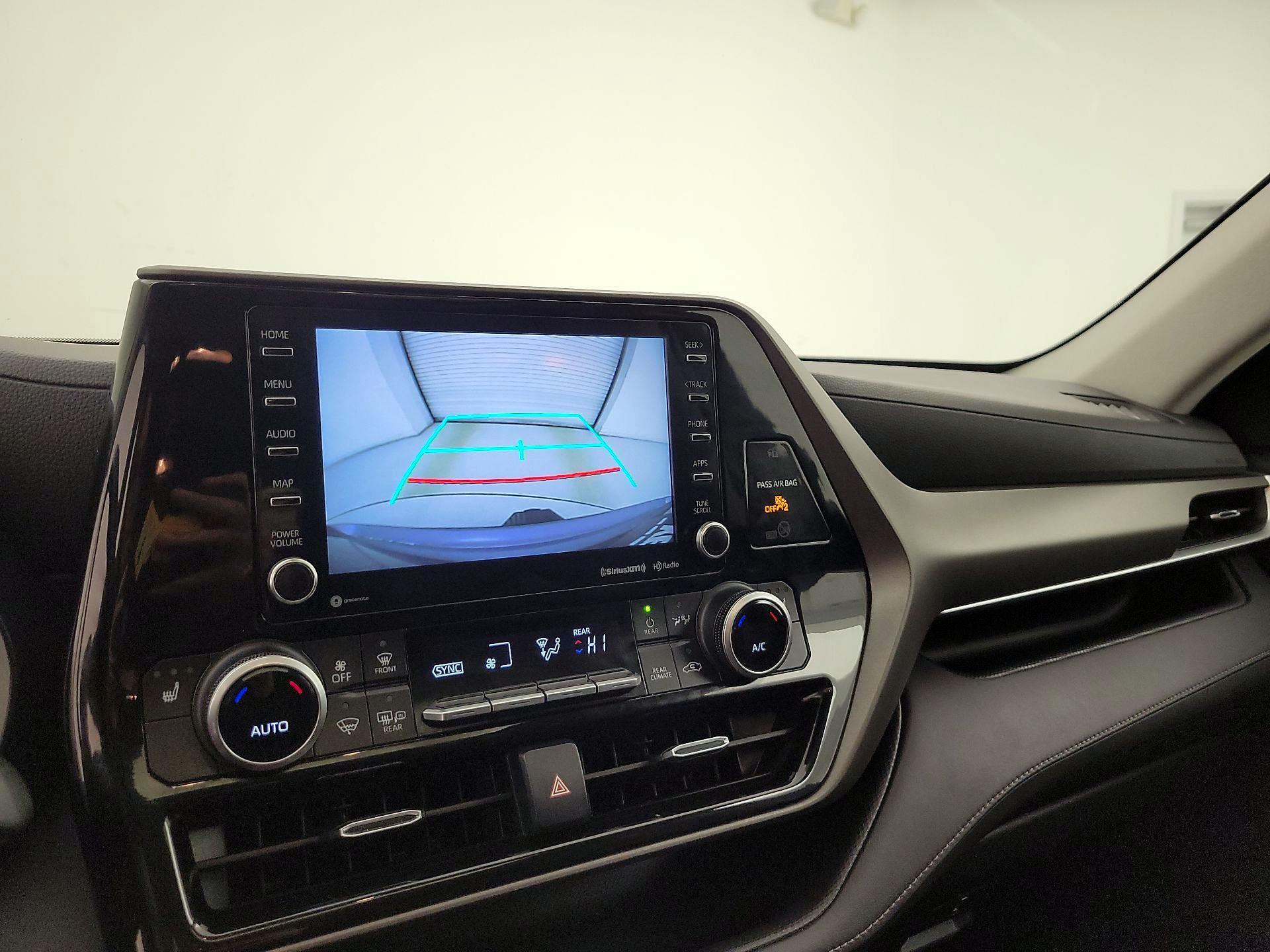 Thumbnail: 2021 Toyota Highlander - 15