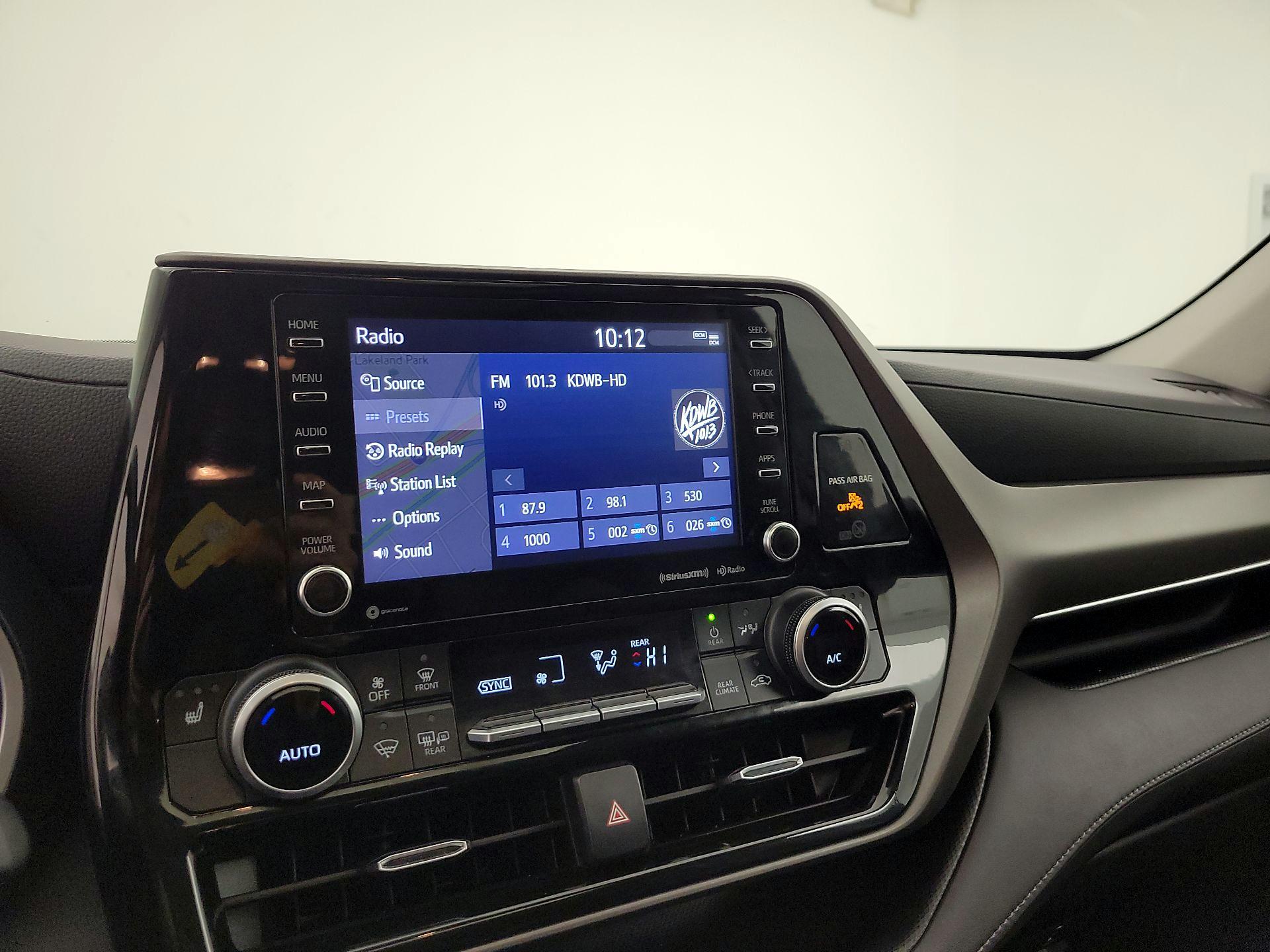 Thumbnail: 2021 Toyota Highlander - 16