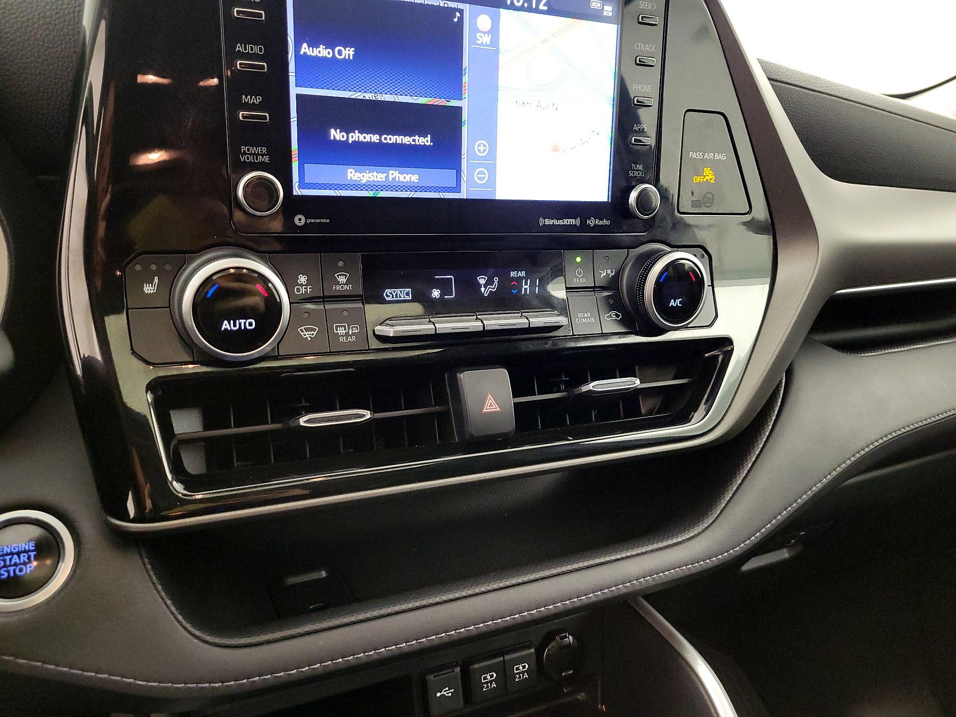 Thumbnail: 2021 Toyota Highlander - 17