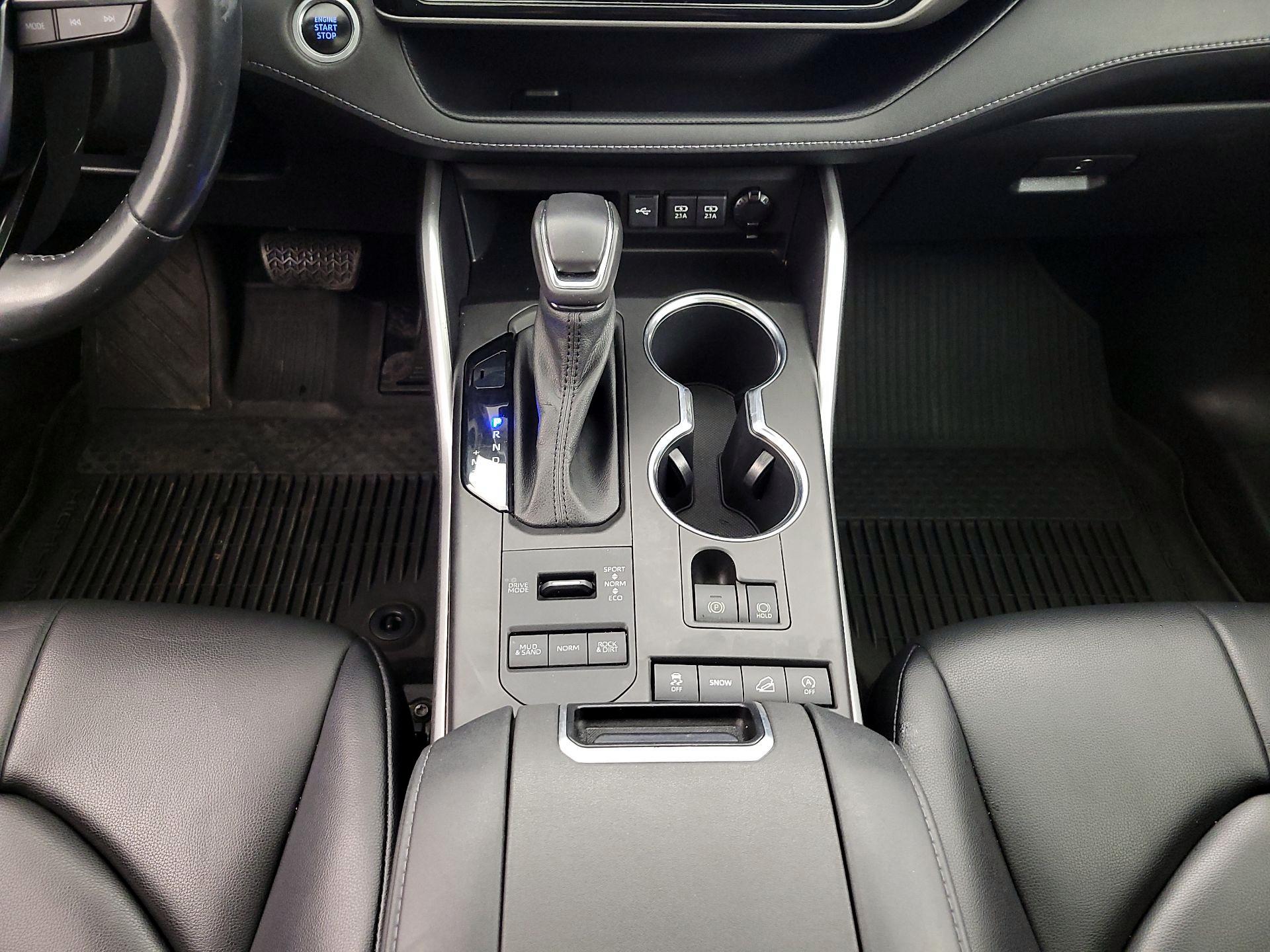 Thumbnail: 2021 Toyota Highlander - 18