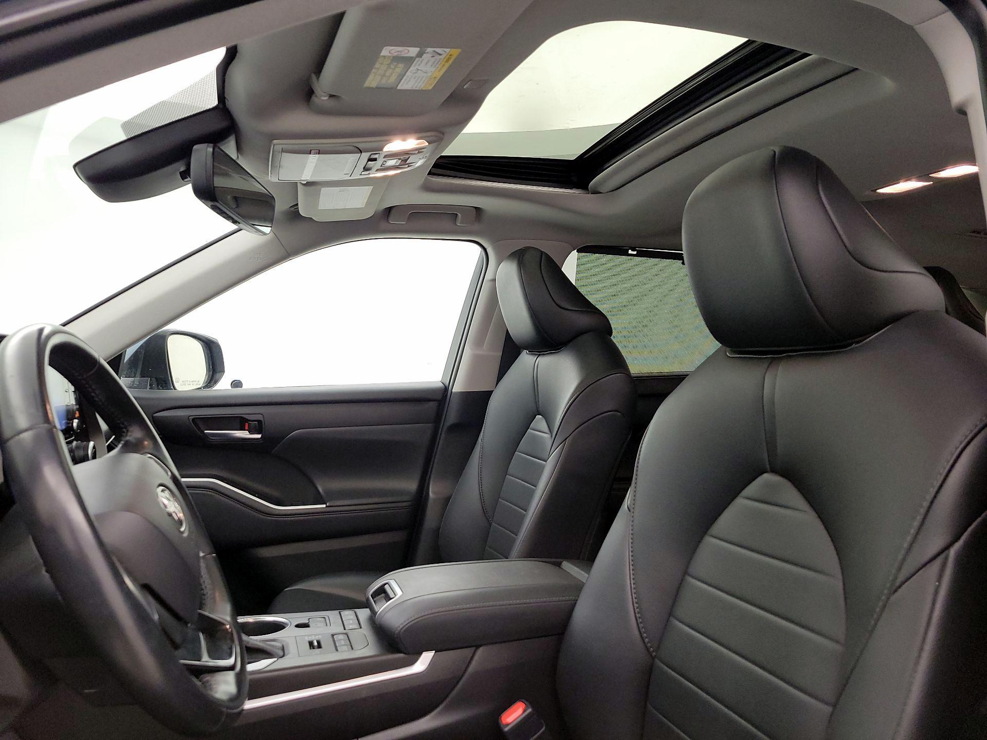 Thumbnail: 2021 Toyota Highlander - 20