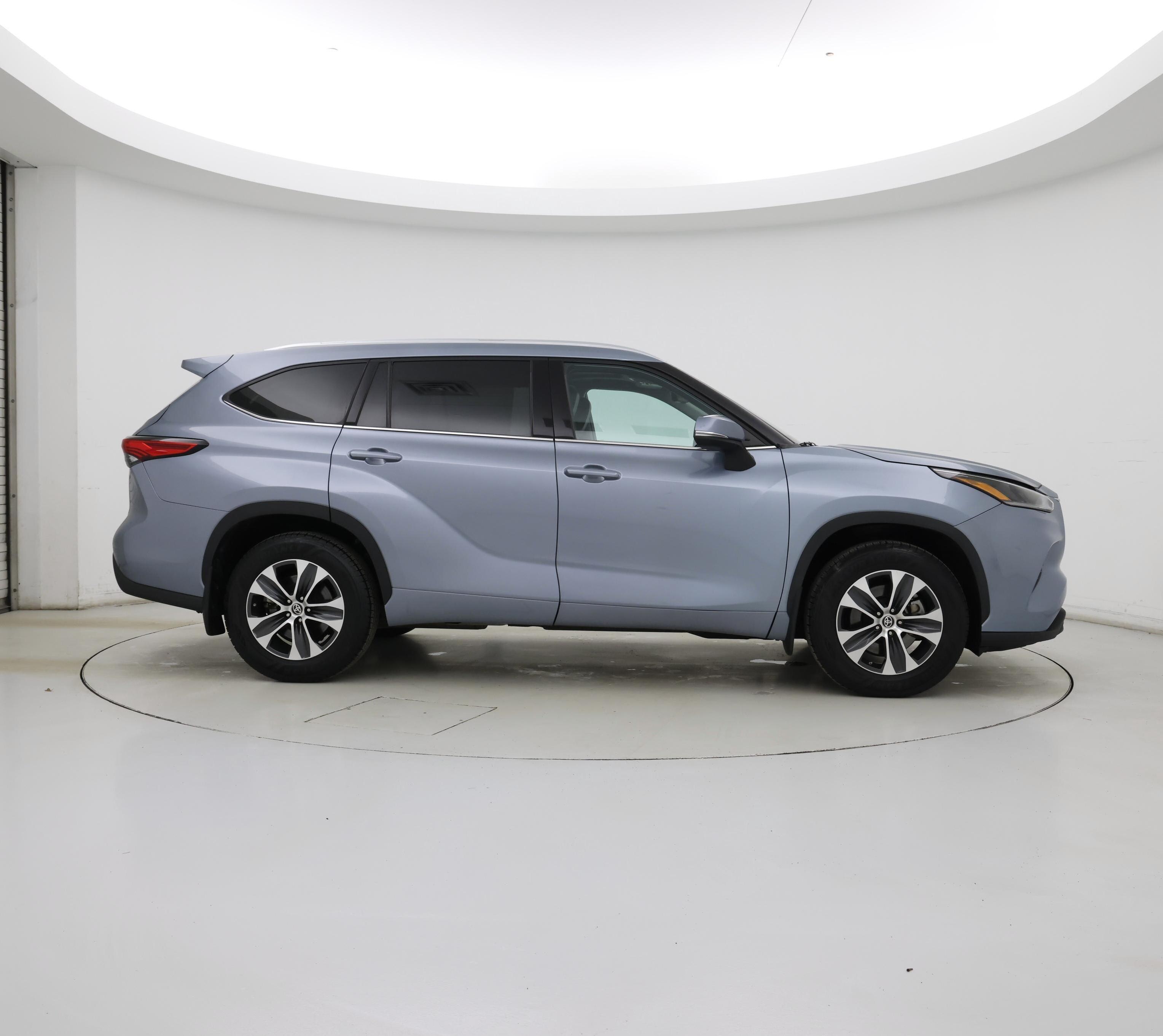 Thumbnail: 2021 Toyota Highlander - 7