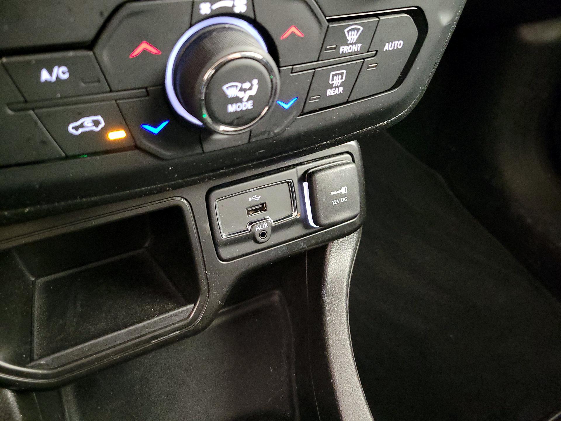 Thumbnail: 2020 Jeep Renegade - 18