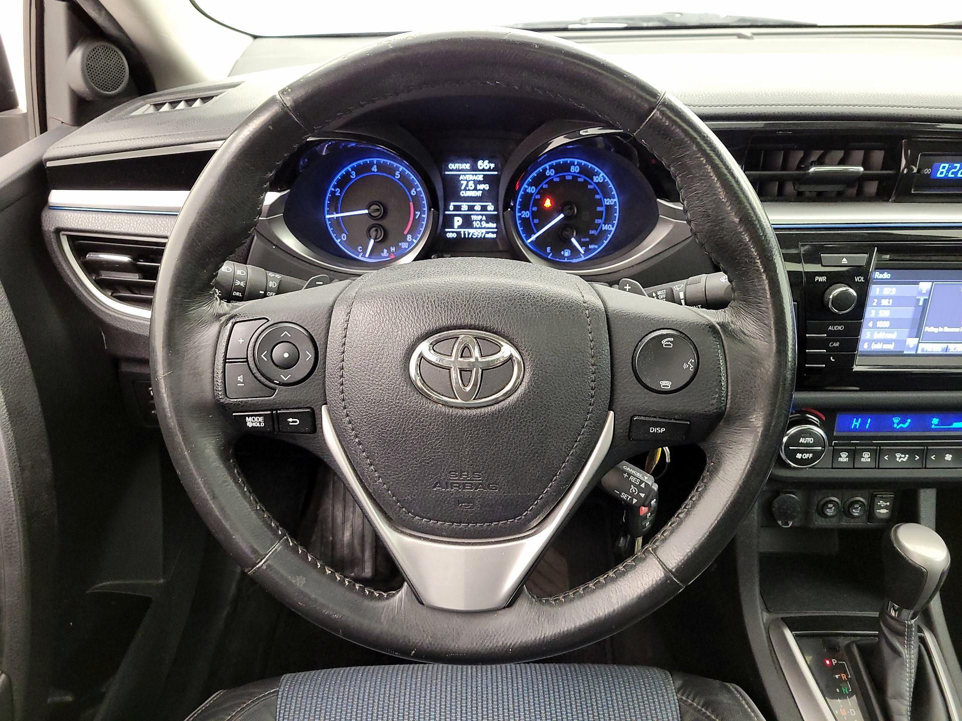 Thumbnail: 2015 Toyota Corolla - 10