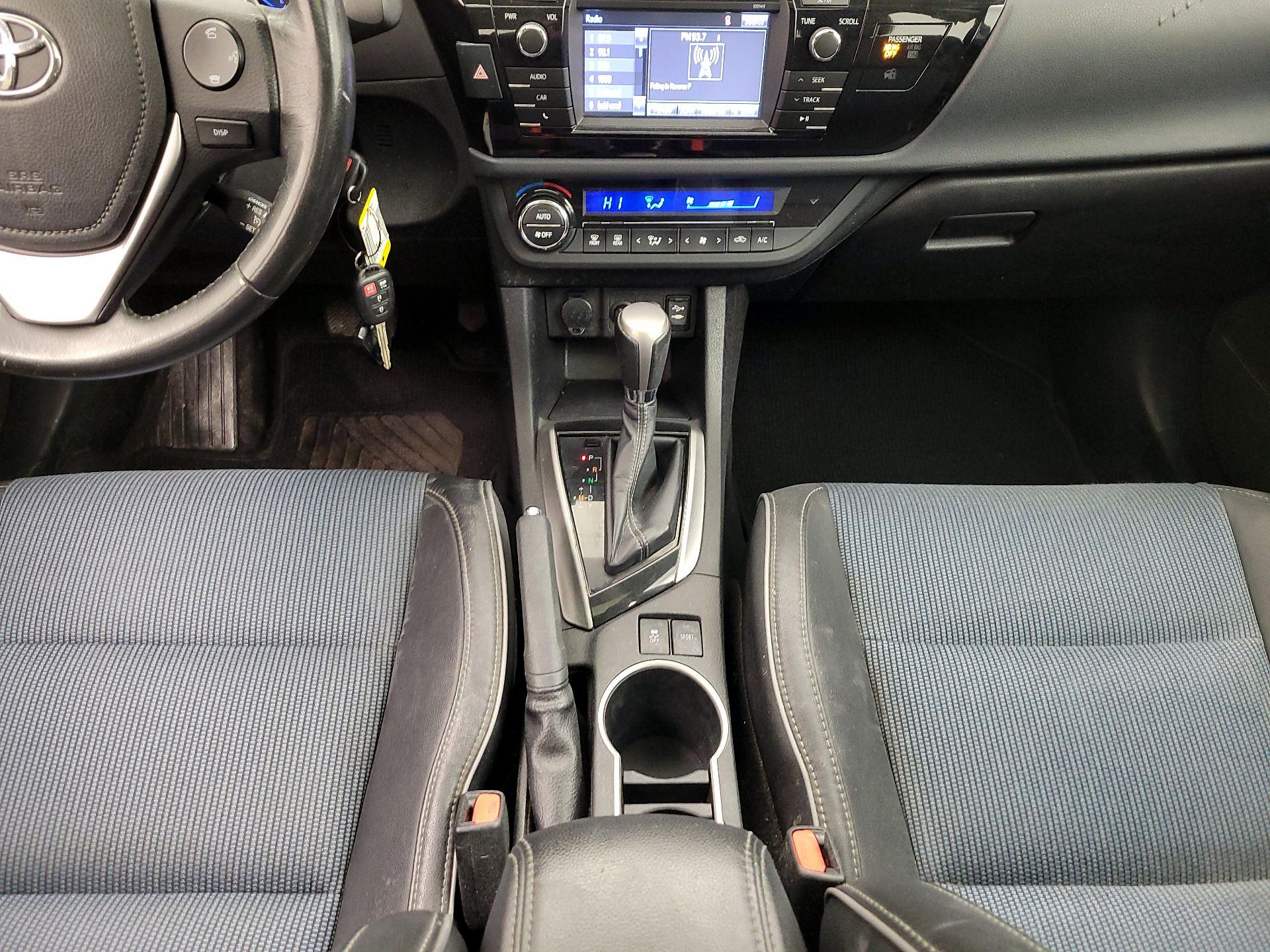 Thumbnail: 2015 Toyota Corolla - 17