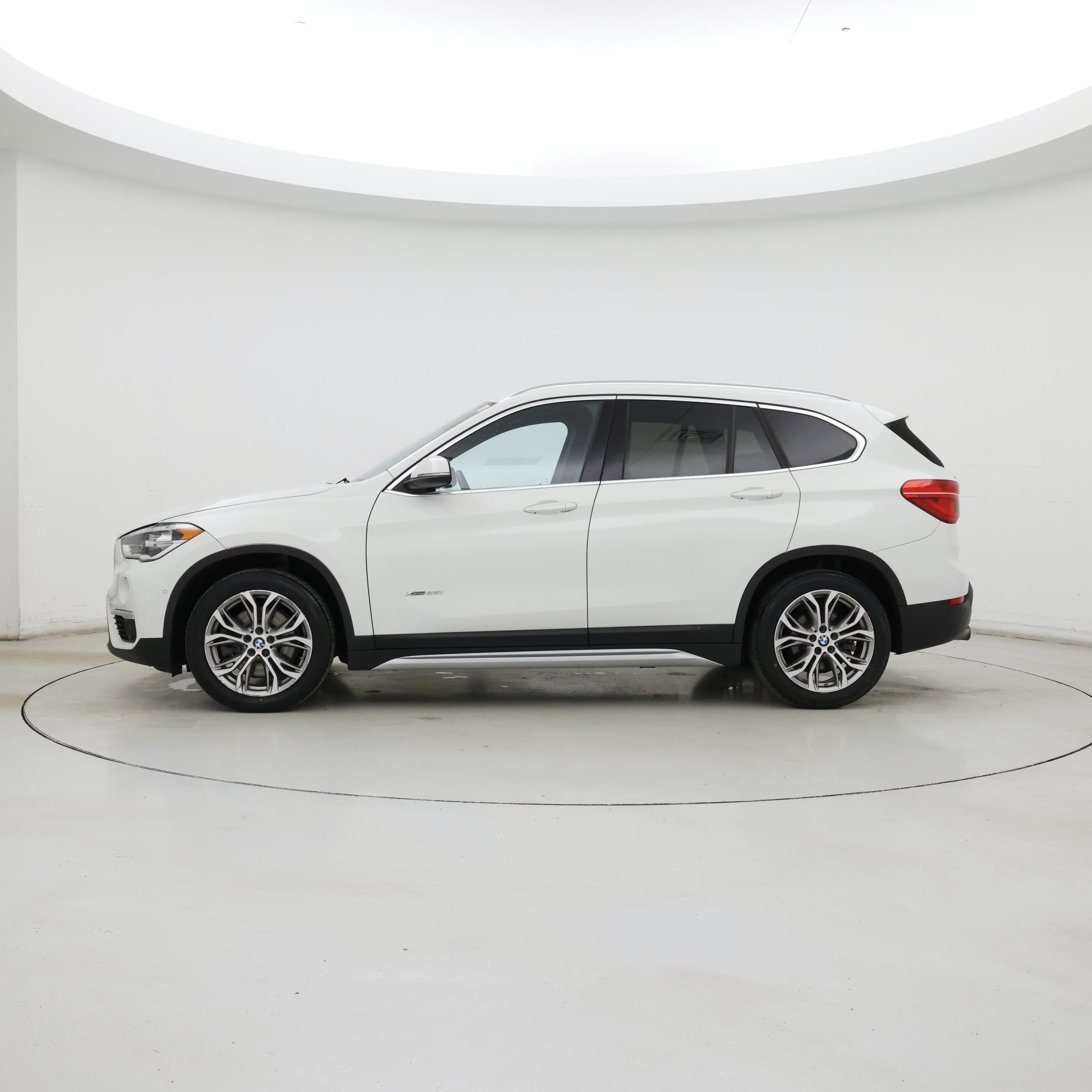Thumbnail: 2017 BMW X1 - 3