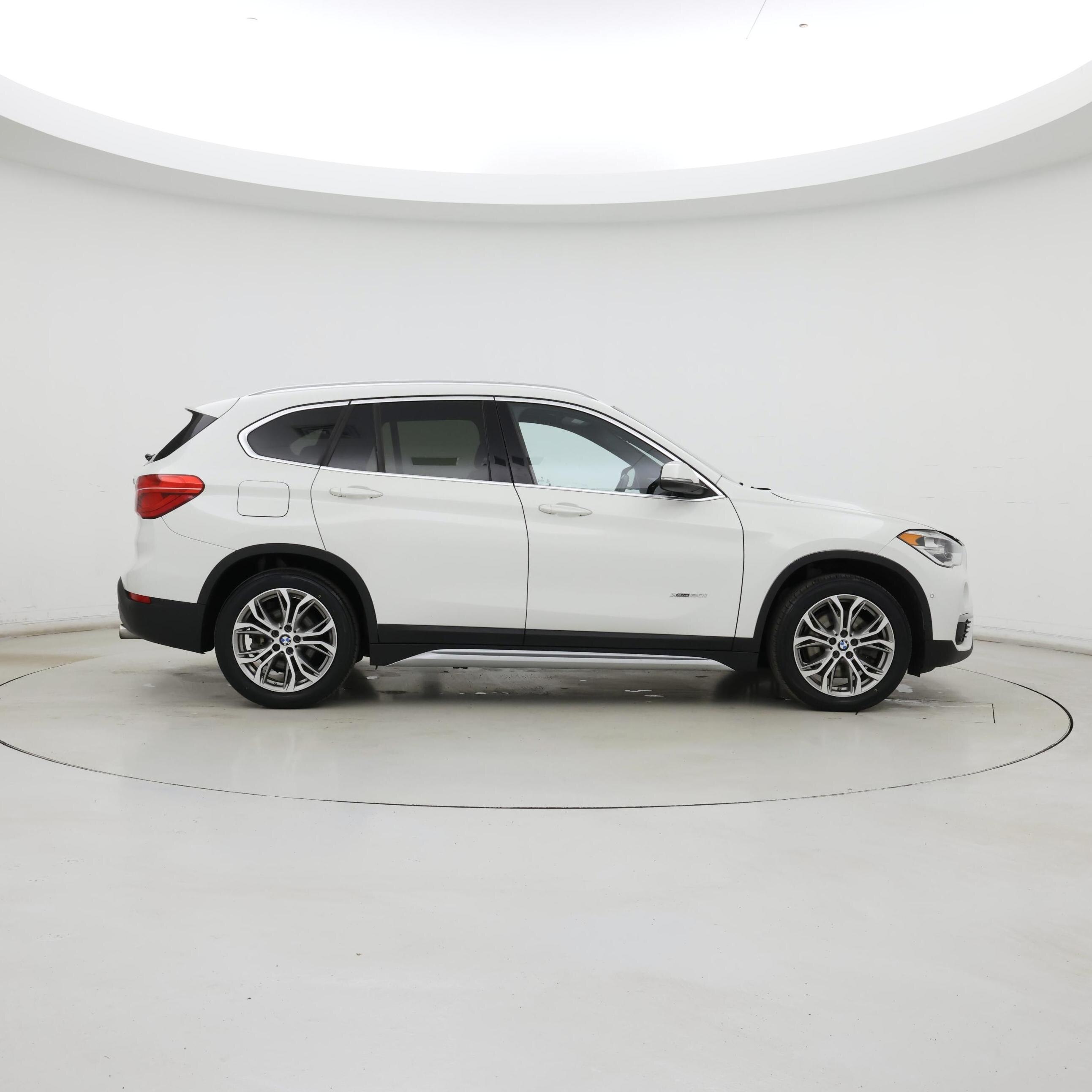 Thumbnail: 2017 BMW X1 - 7