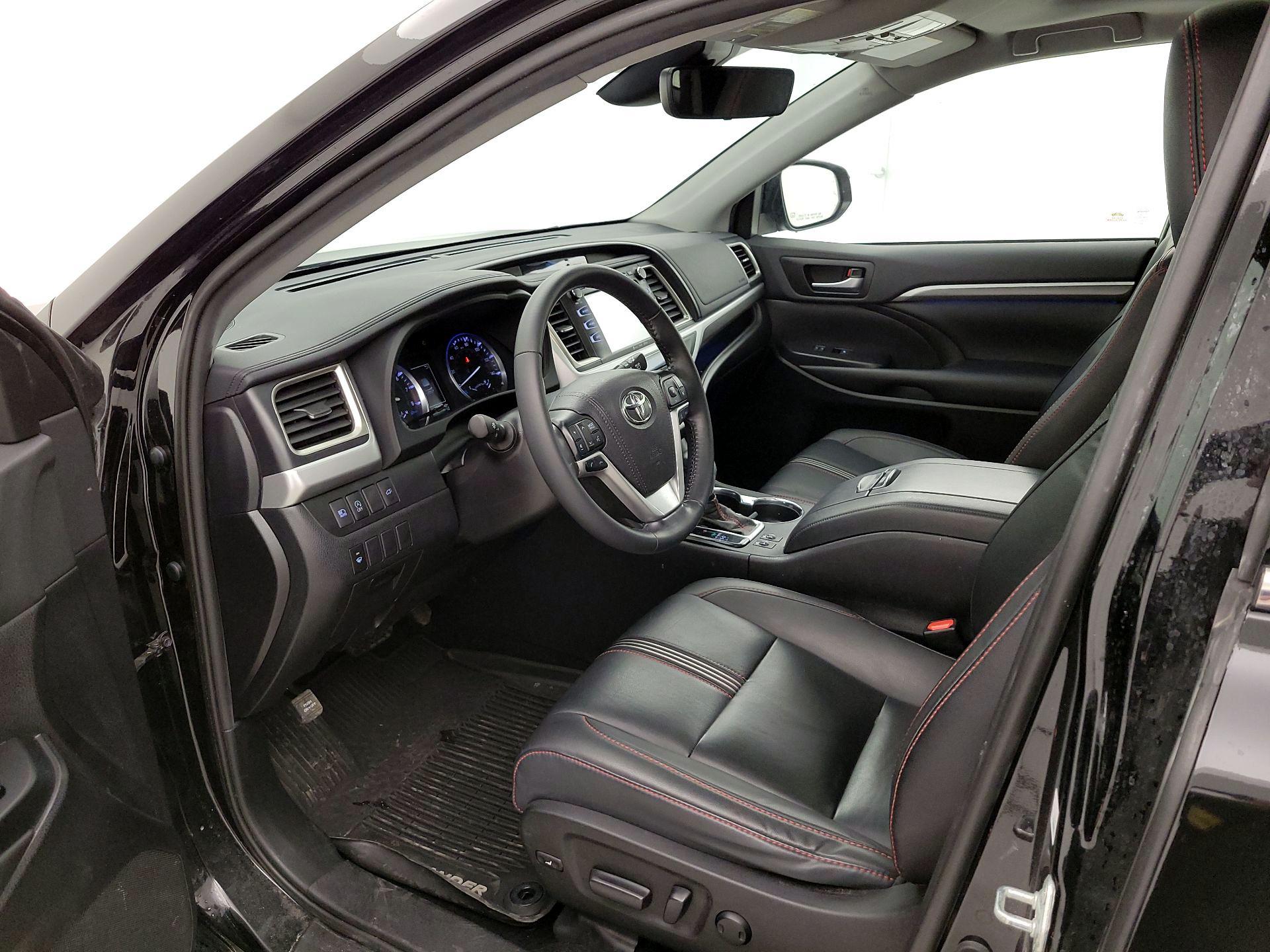 Thumbnail: 2019 Toyota Highlander - 11