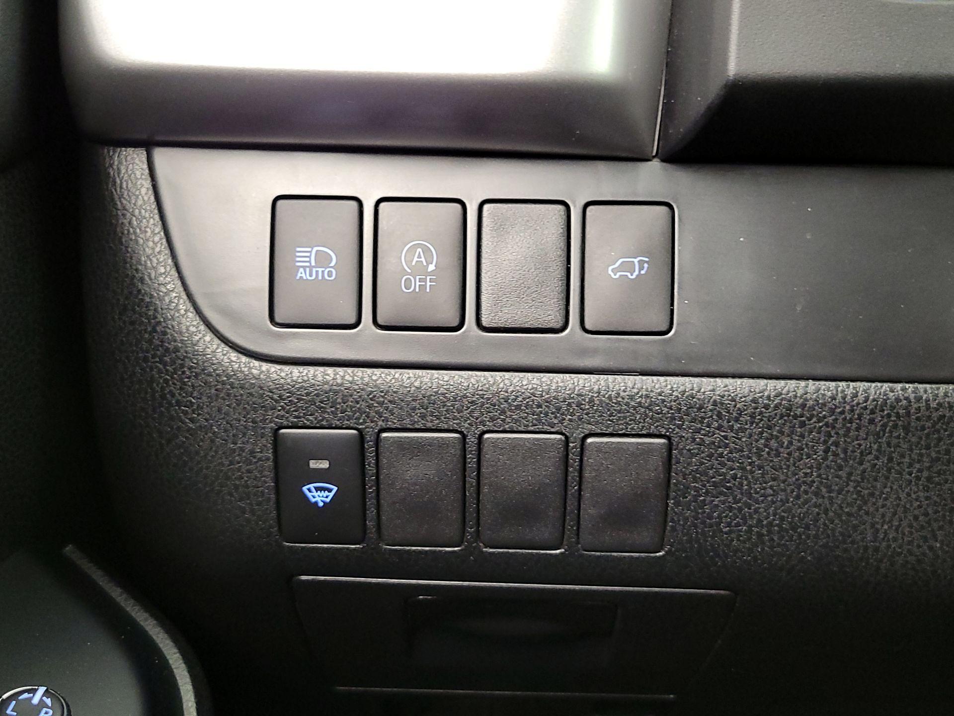 Thumbnail: 2019 Toyota Highlander - 13