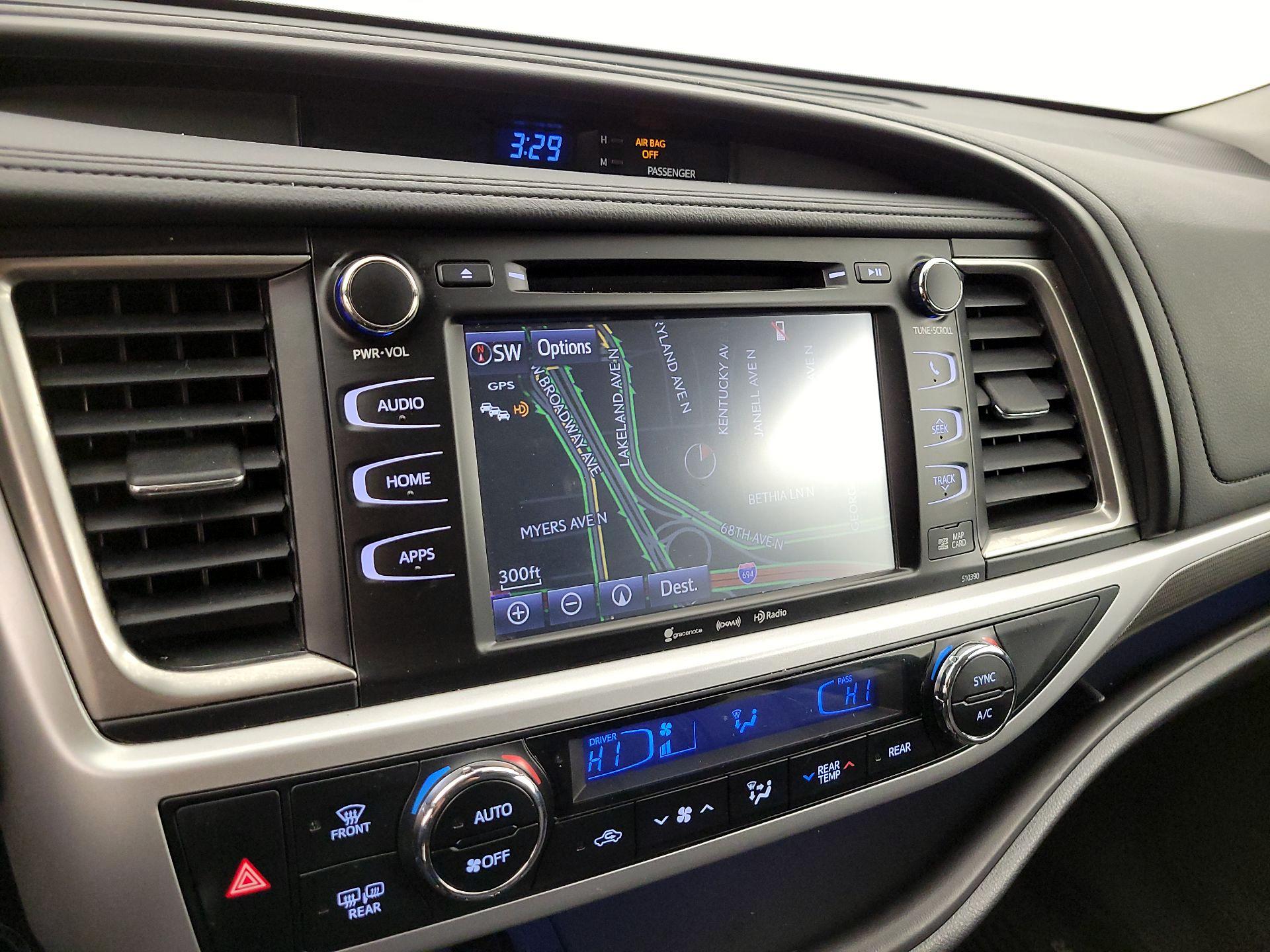 Thumbnail: 2019 Toyota Highlander - 14